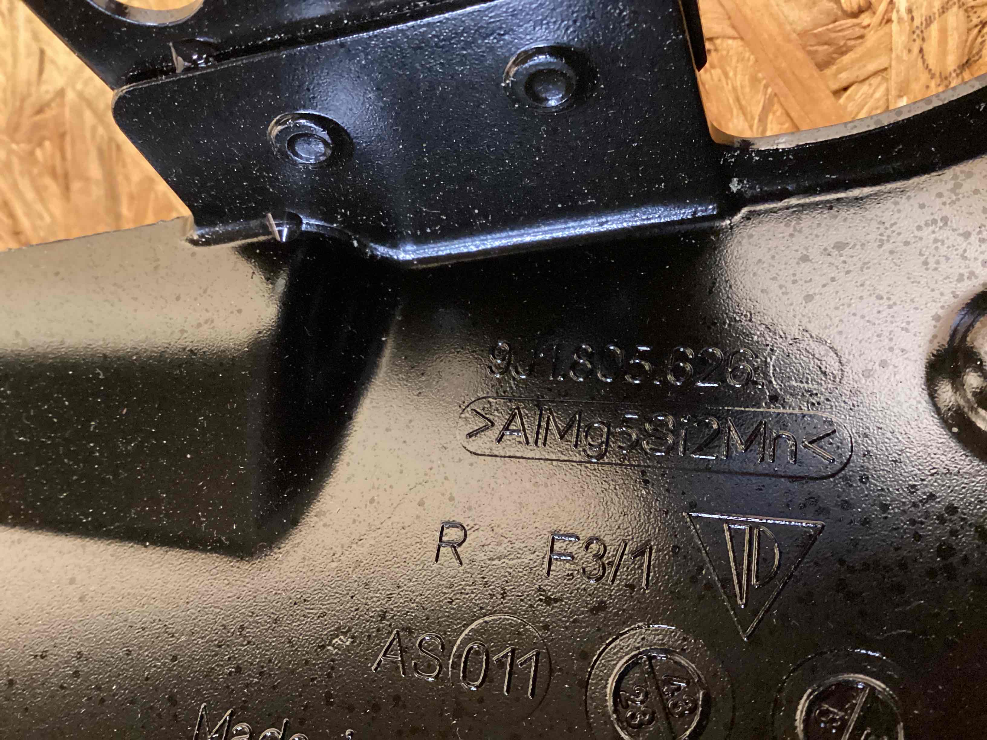 Крыло переднее правое Porsche Taycan 271125-102