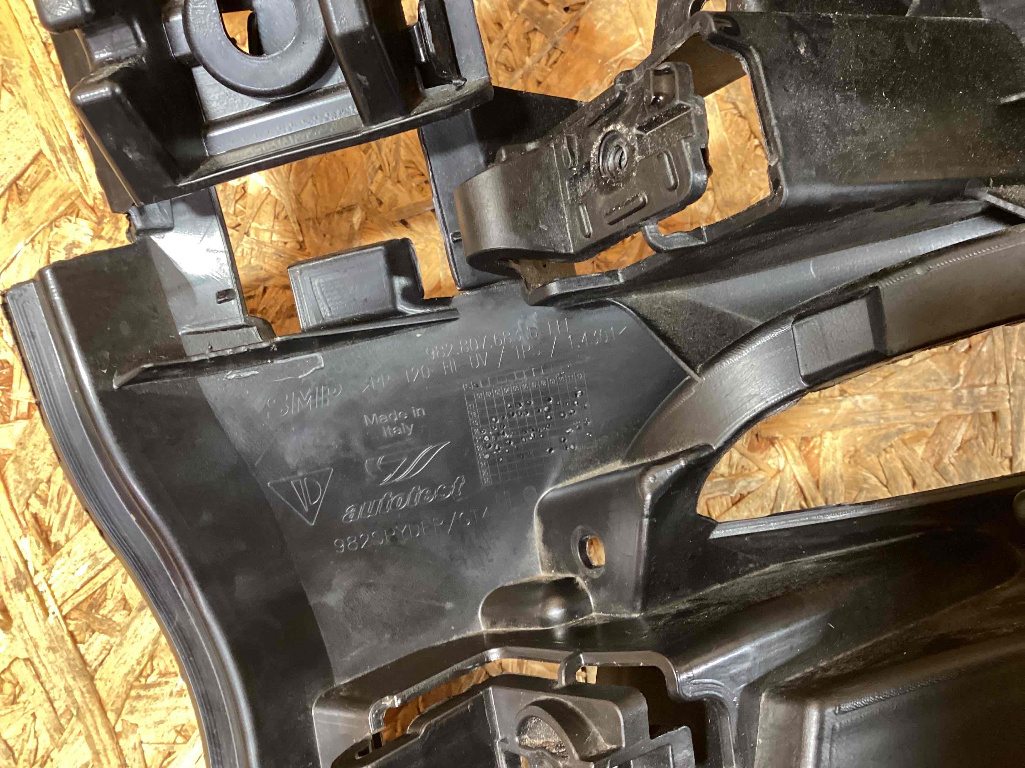 Заглушка, вставка (решетка) в бампер Porsche Cayman GT4 271125-103