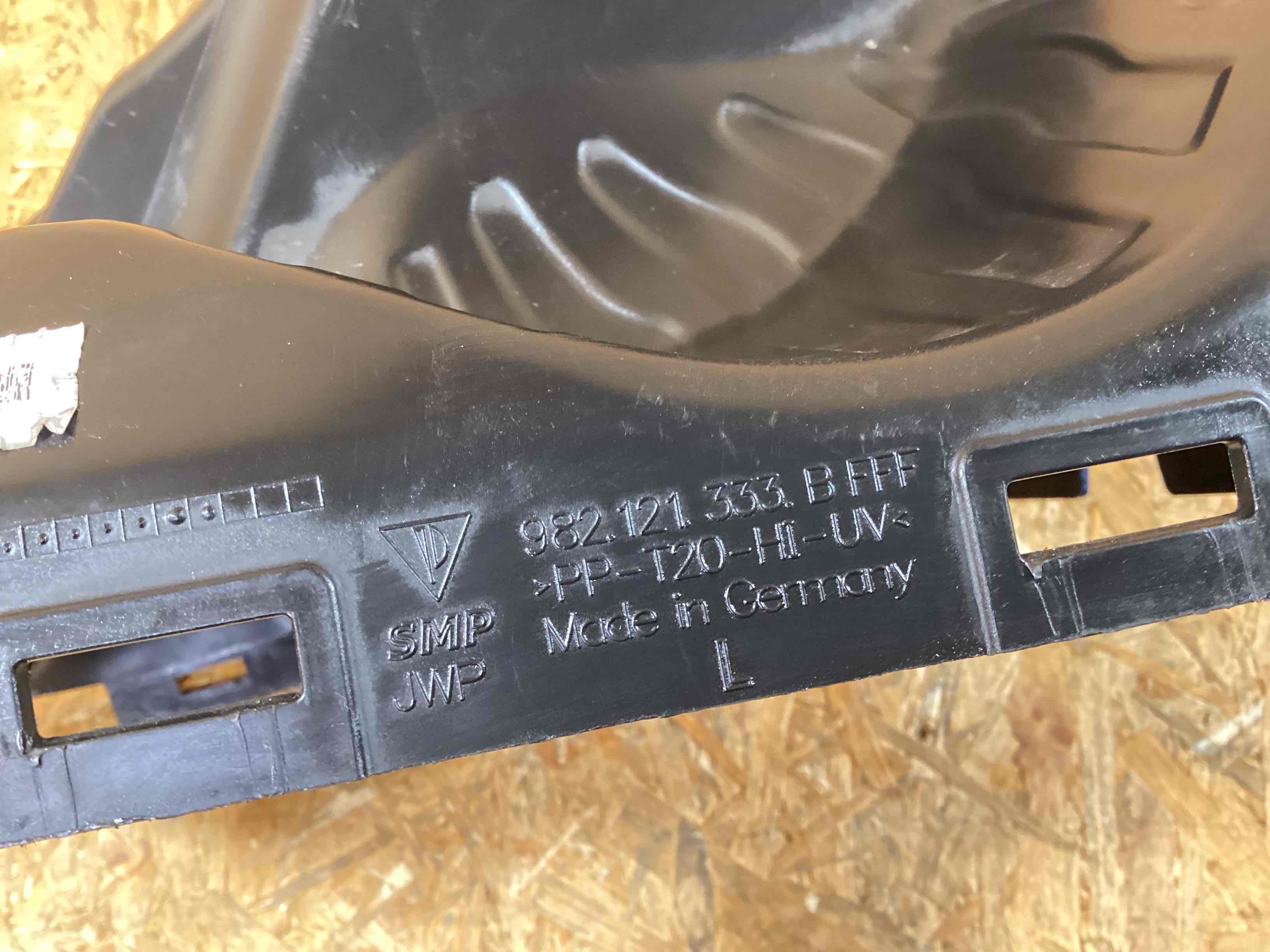 Воздуховод Porsche Boxster 718 271125-107