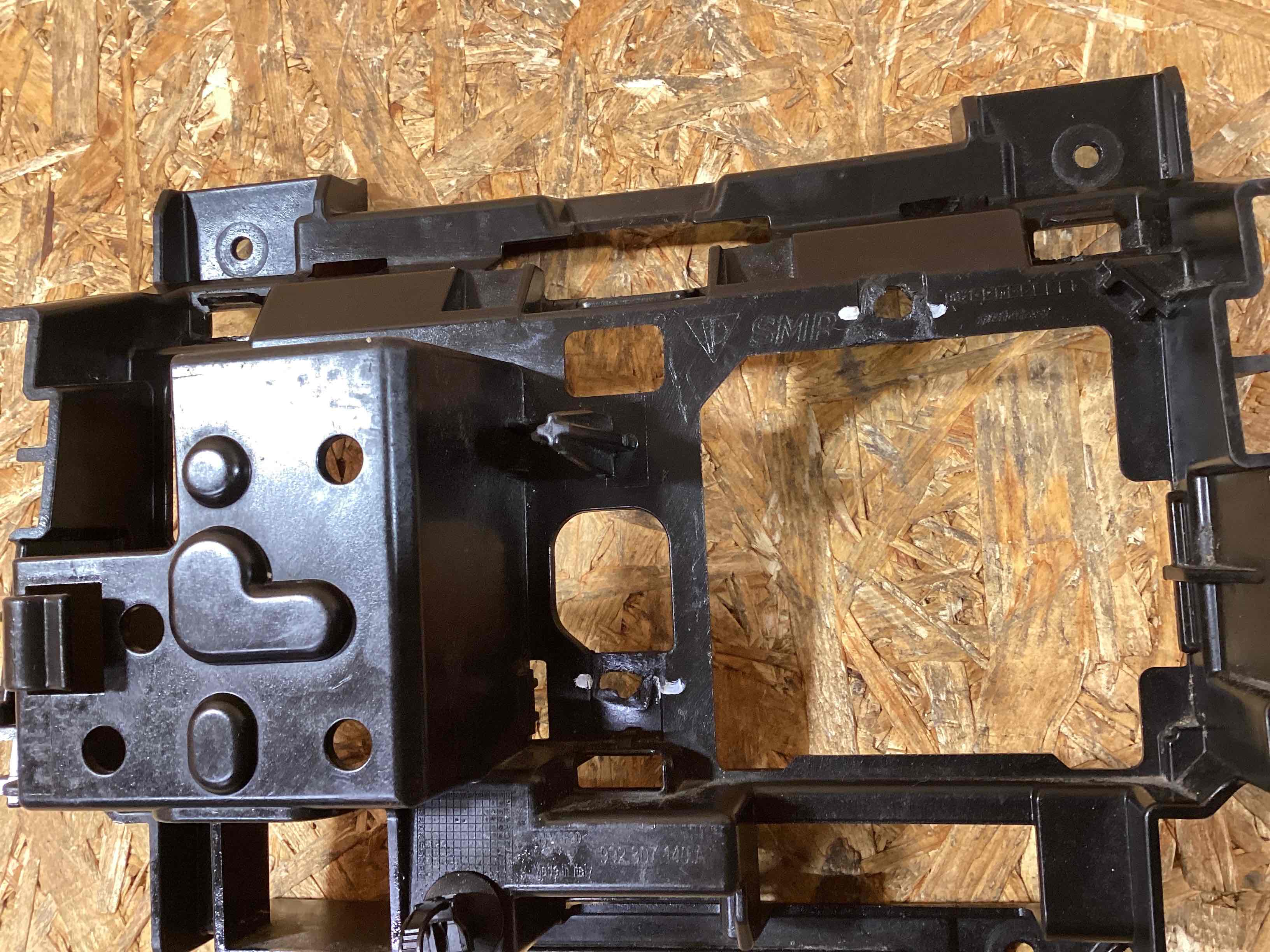 Крепление, кронштейн Porsche 911 271125-109