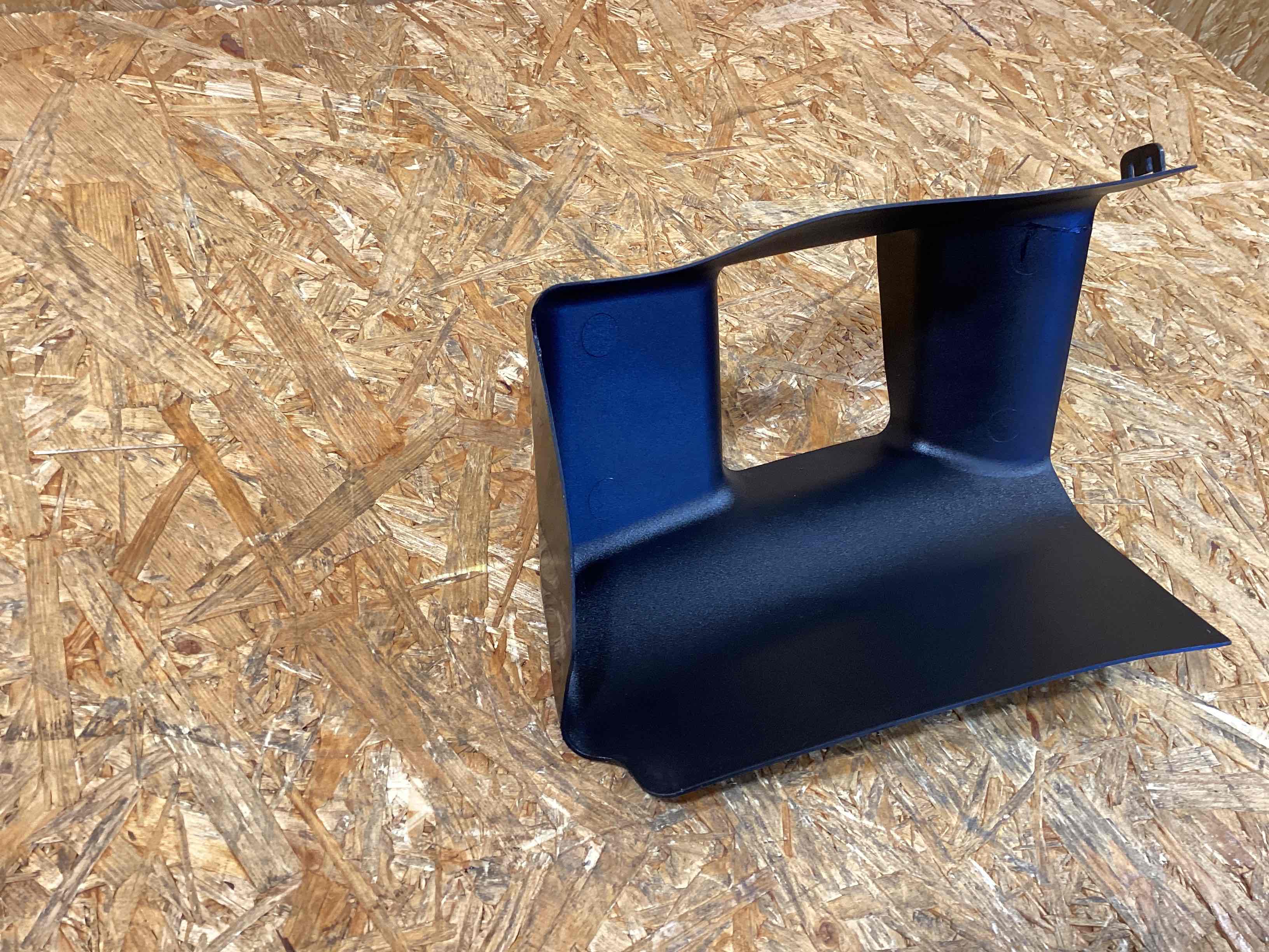 Воздуховод Porsche Taycan 271125-114