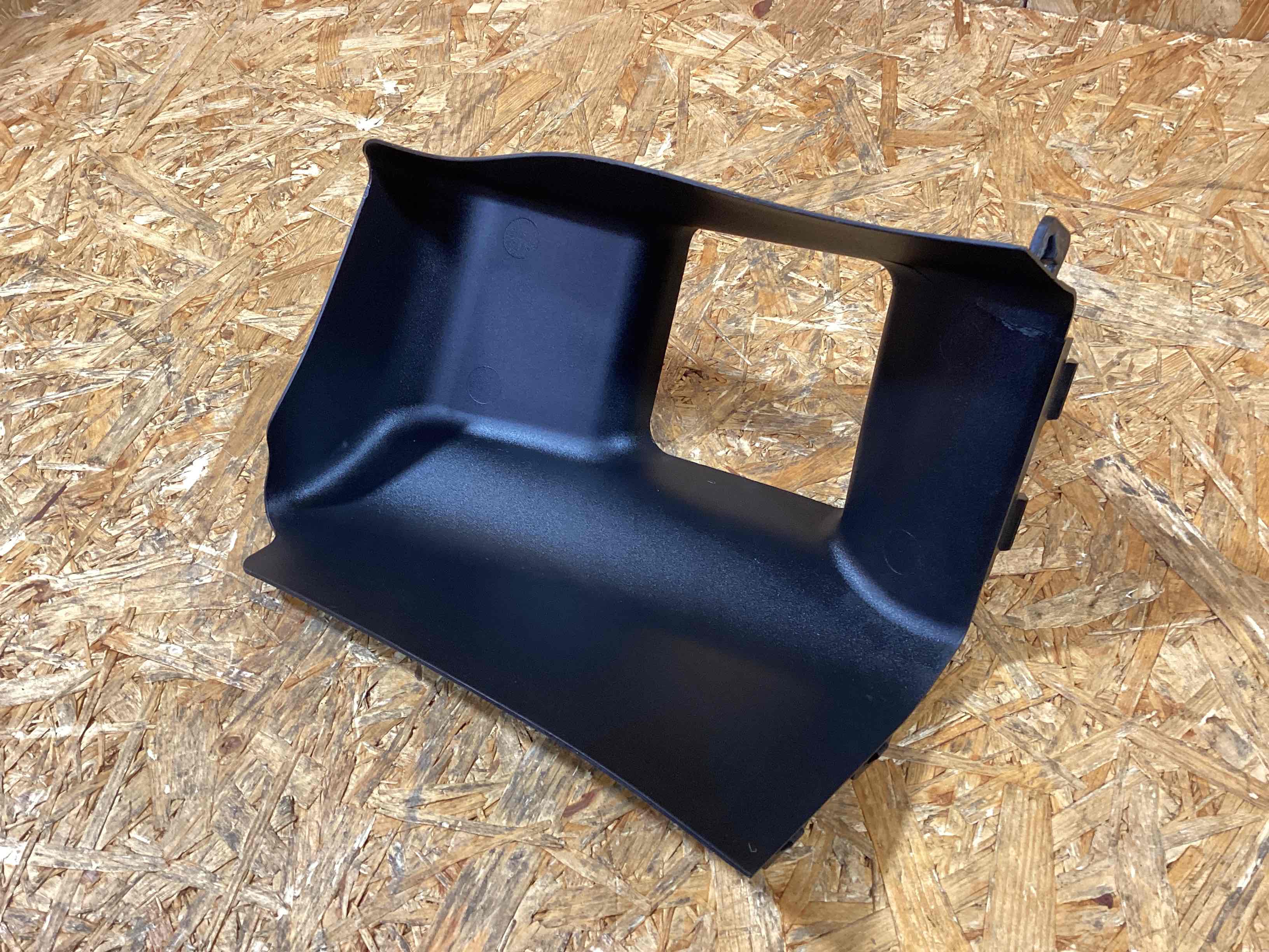 Воздуховод Porsche Taycan 271125-114