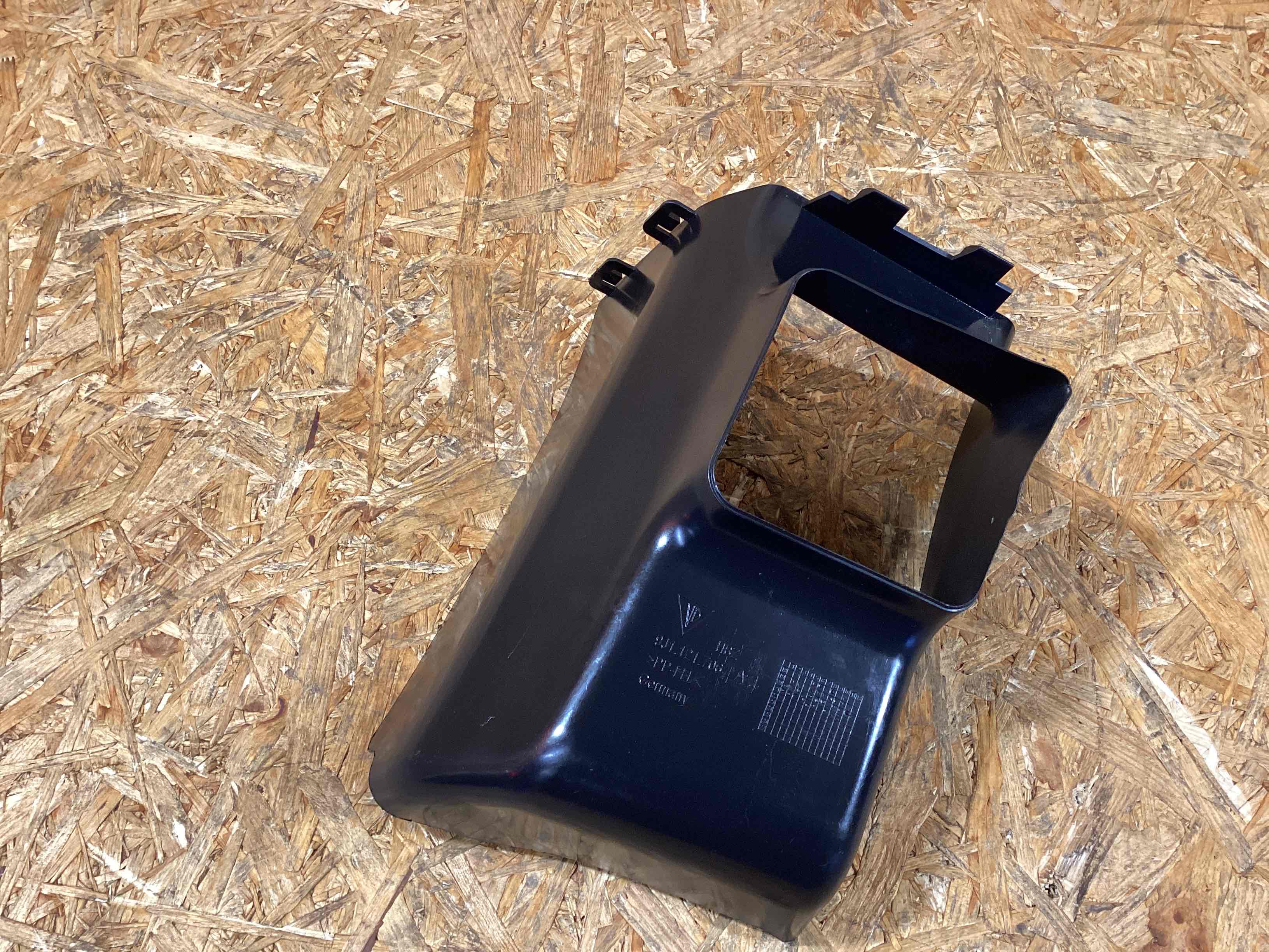 Воздуховод Porsche Taycan 271125-114