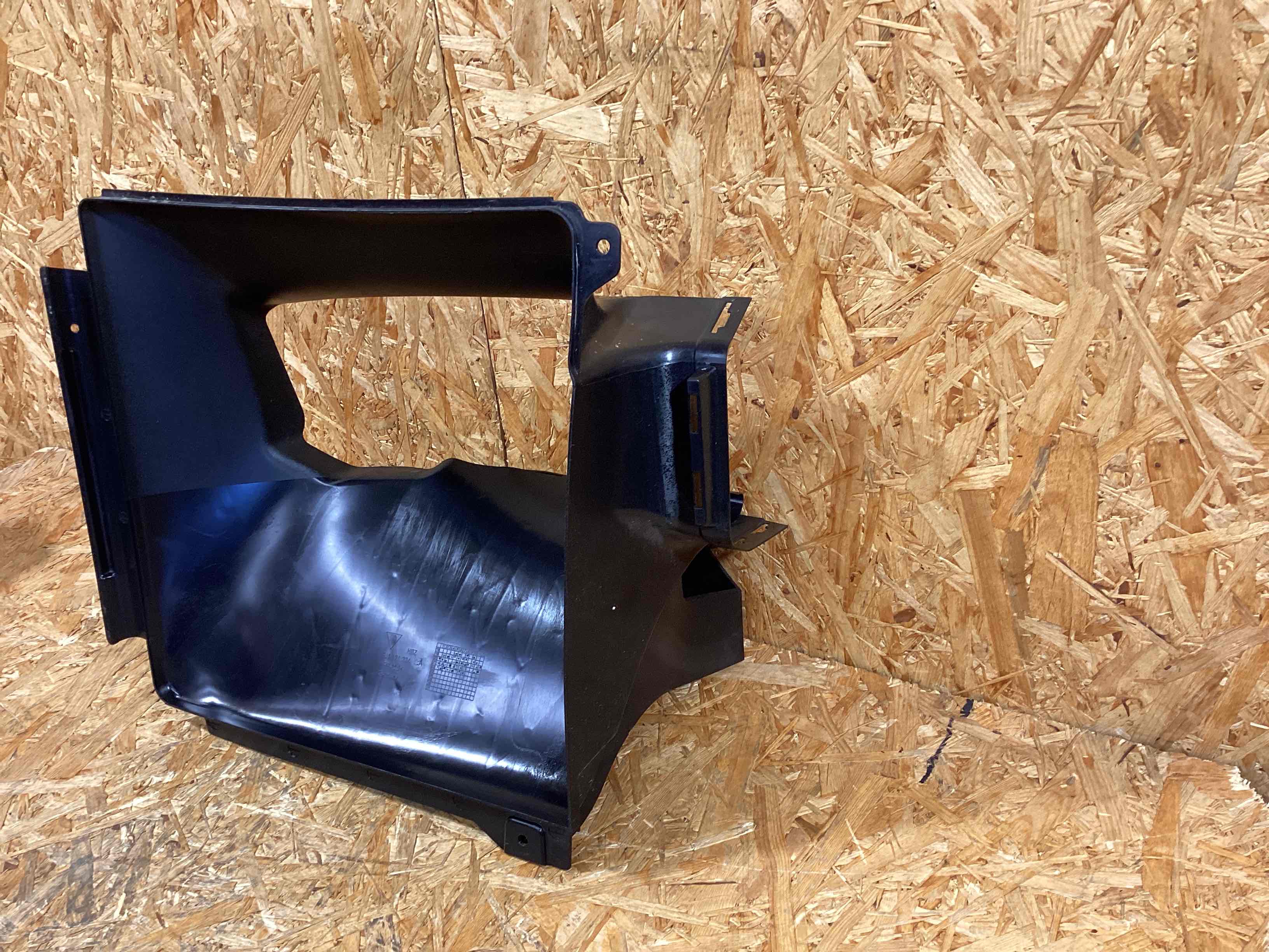 Воздуховод Porsche Taycan 271125-117