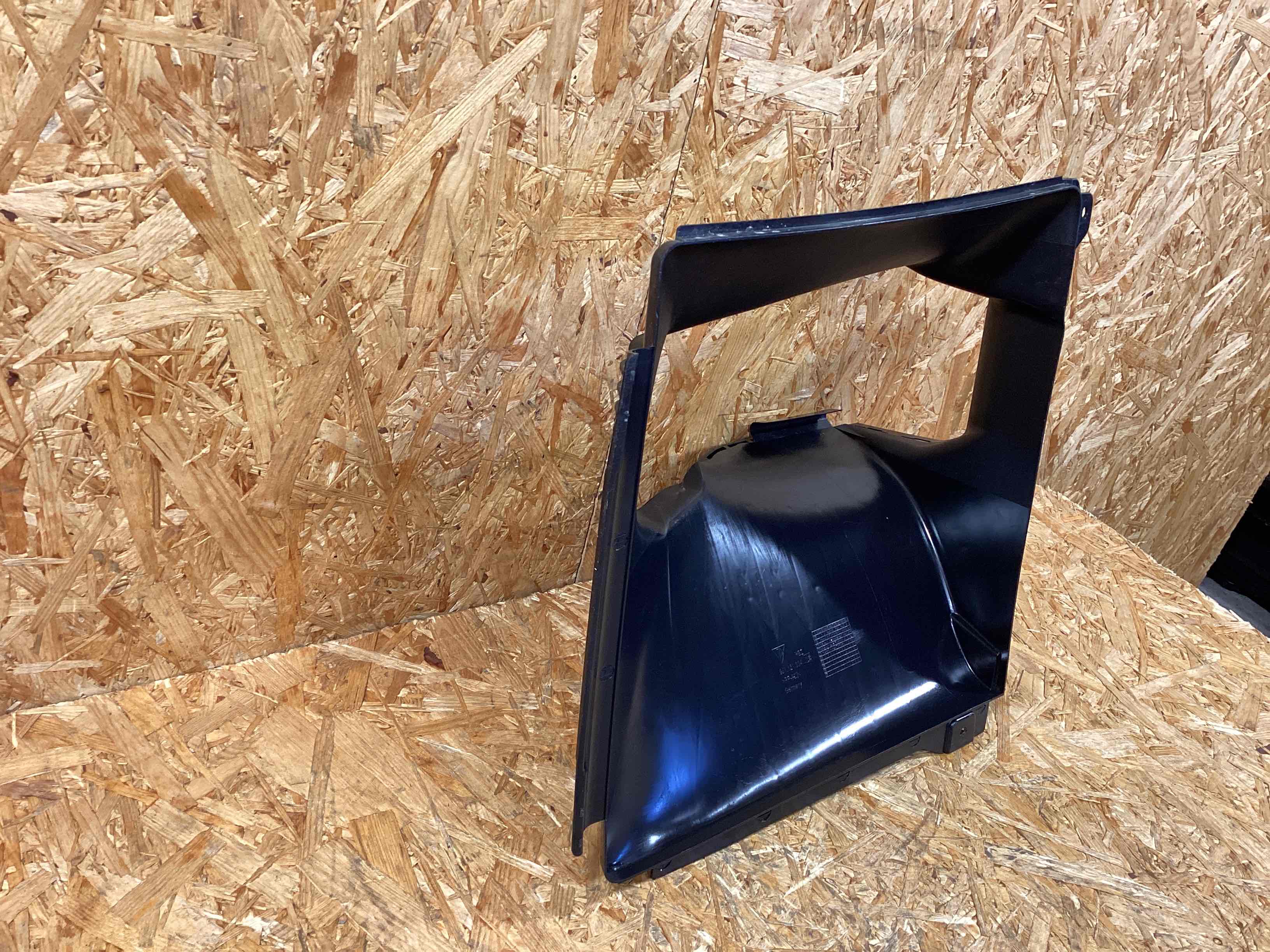 Воздуховод Porsche Taycan 271125-117