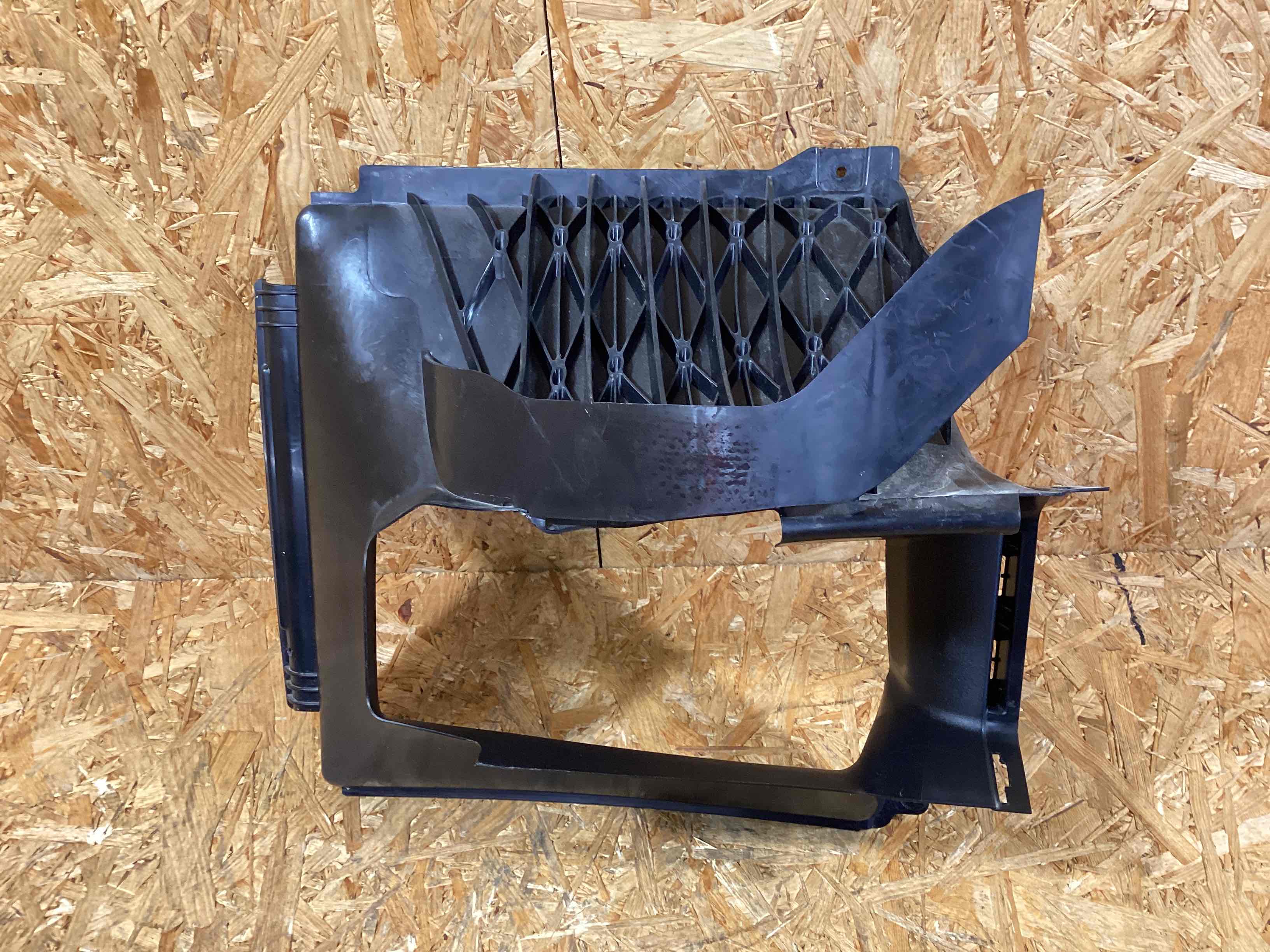 Воздуховод Porsche Taycan 271125-117