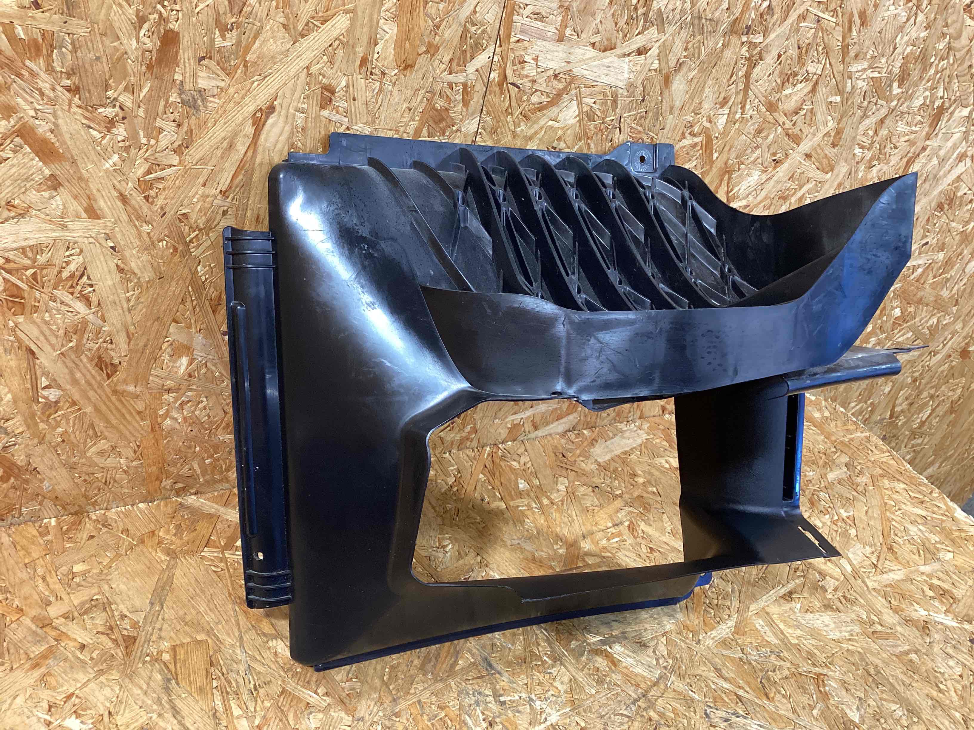 Воздуховод Porsche Taycan 271125-117