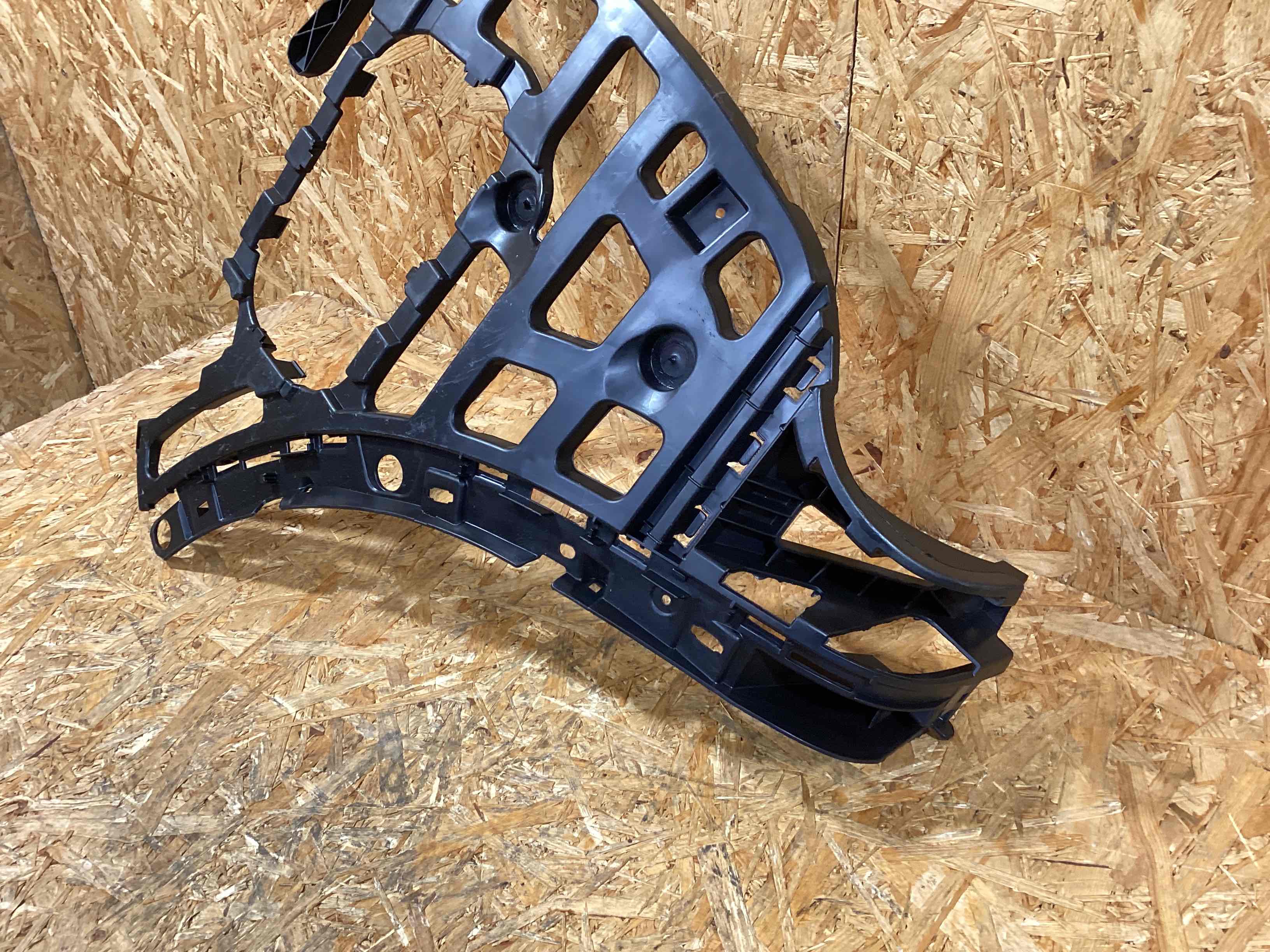 Крепление бампера Porsche Cayenne 271125-122