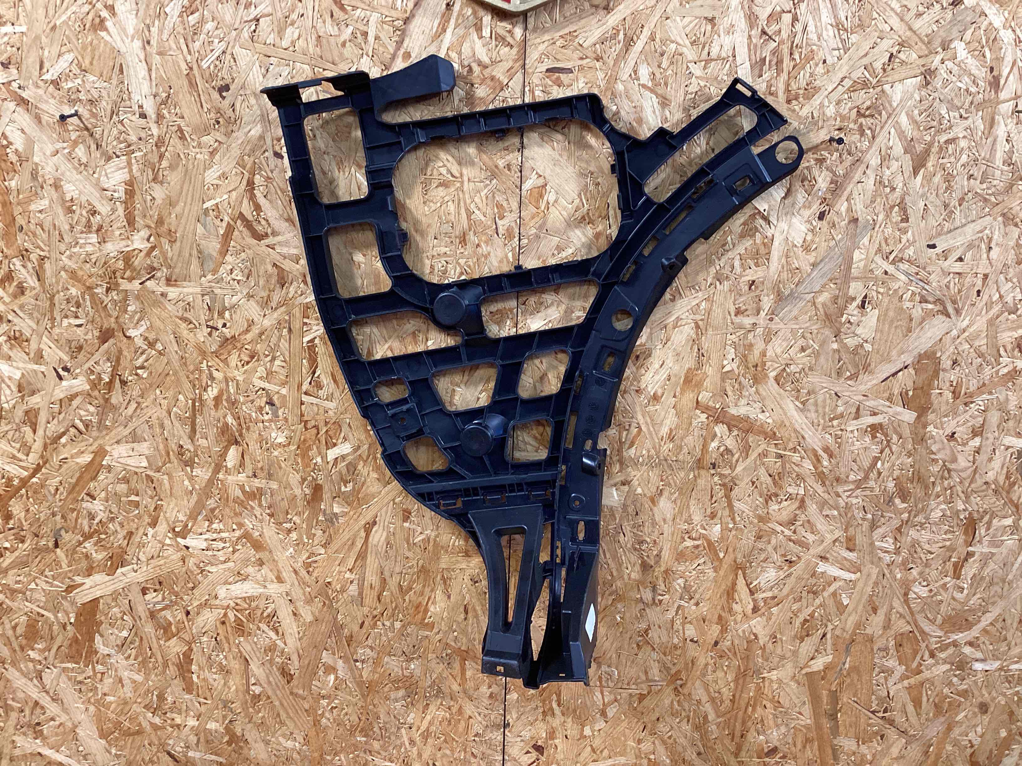 Крепление бампера Porsche Cayenne 271125-122