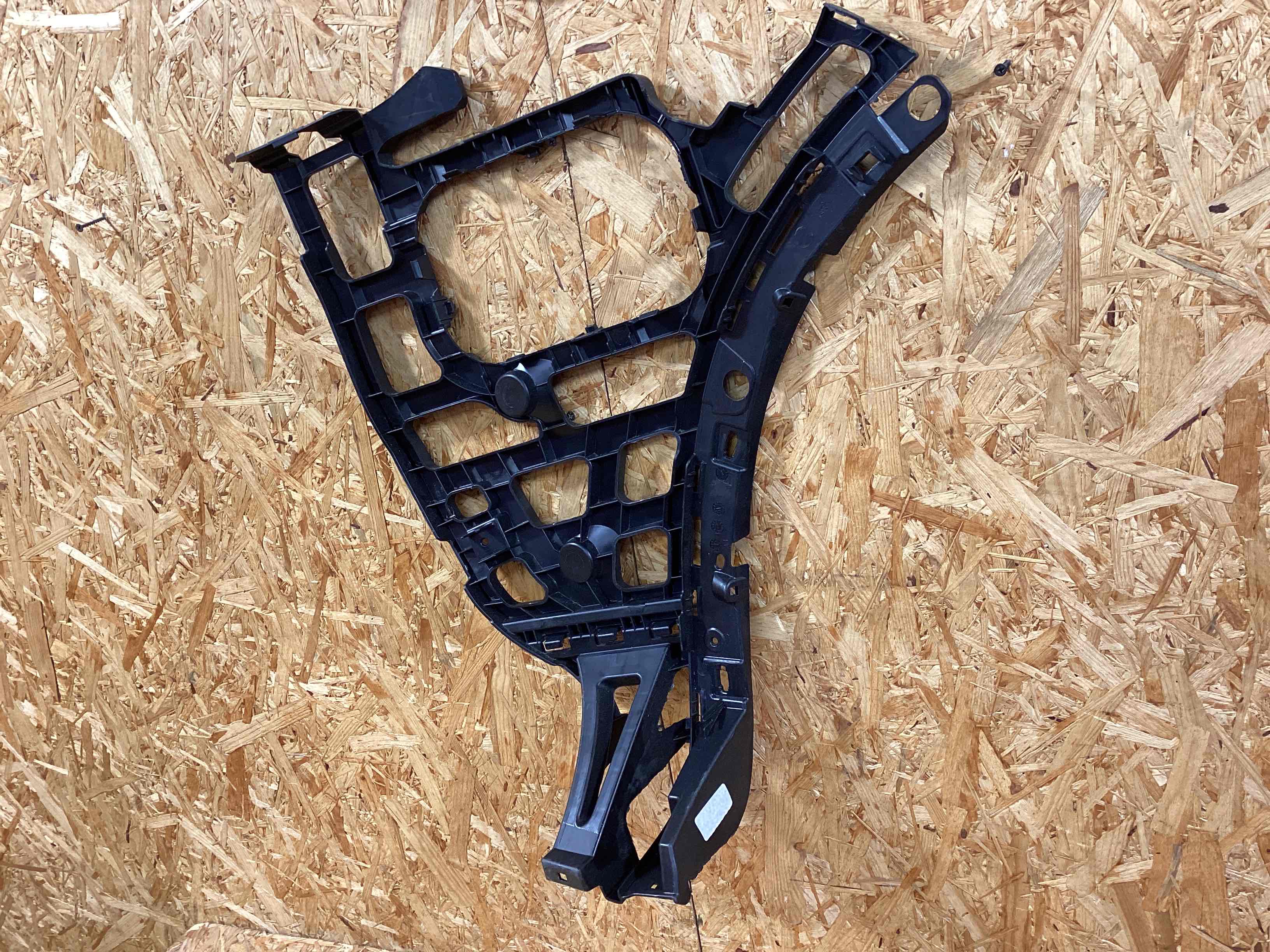 Крепление бампера Porsche Cayenne 271125-122