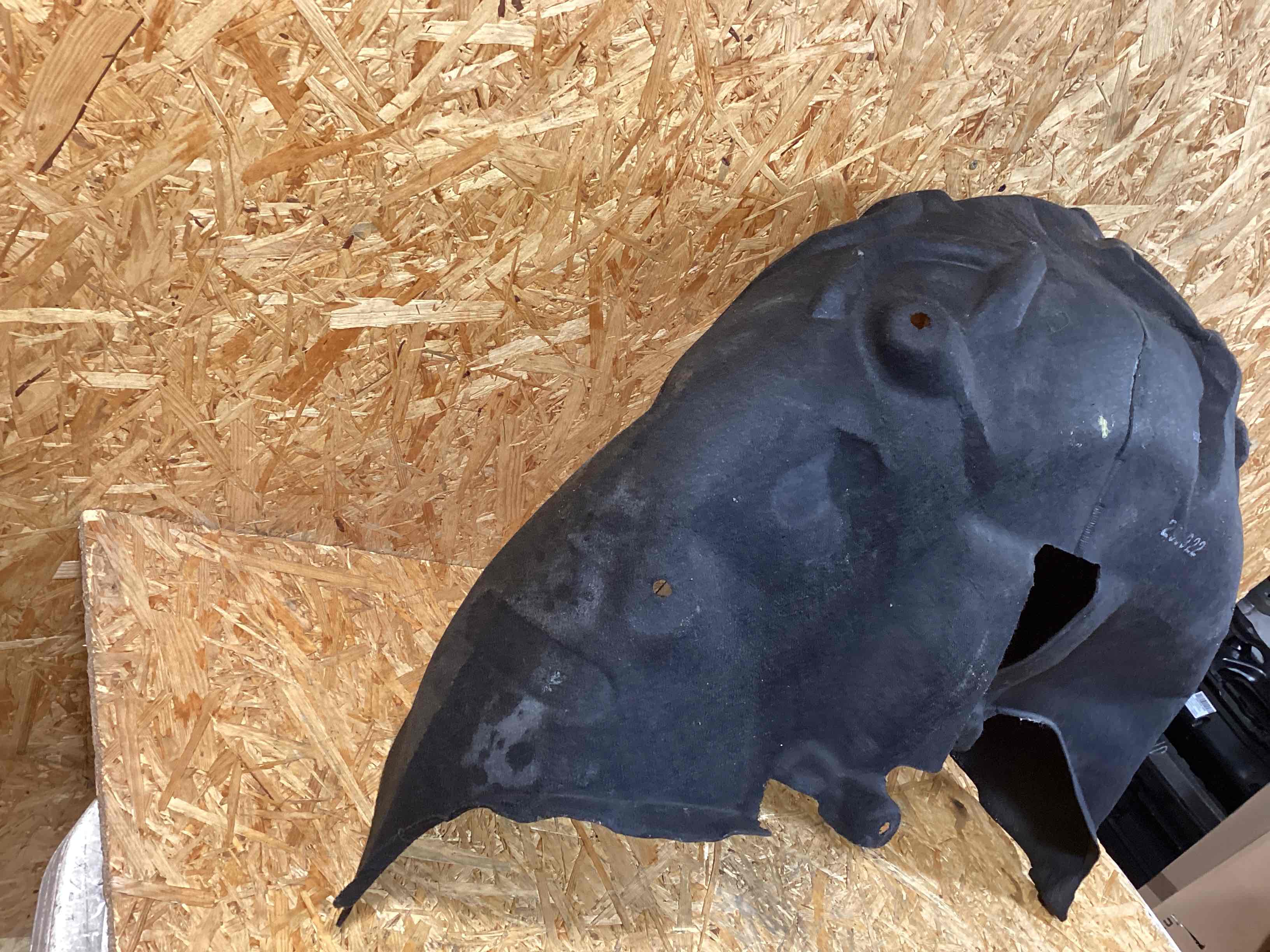 Защита арок задняя левая (подкрылок) Porsche Macan 271125-123