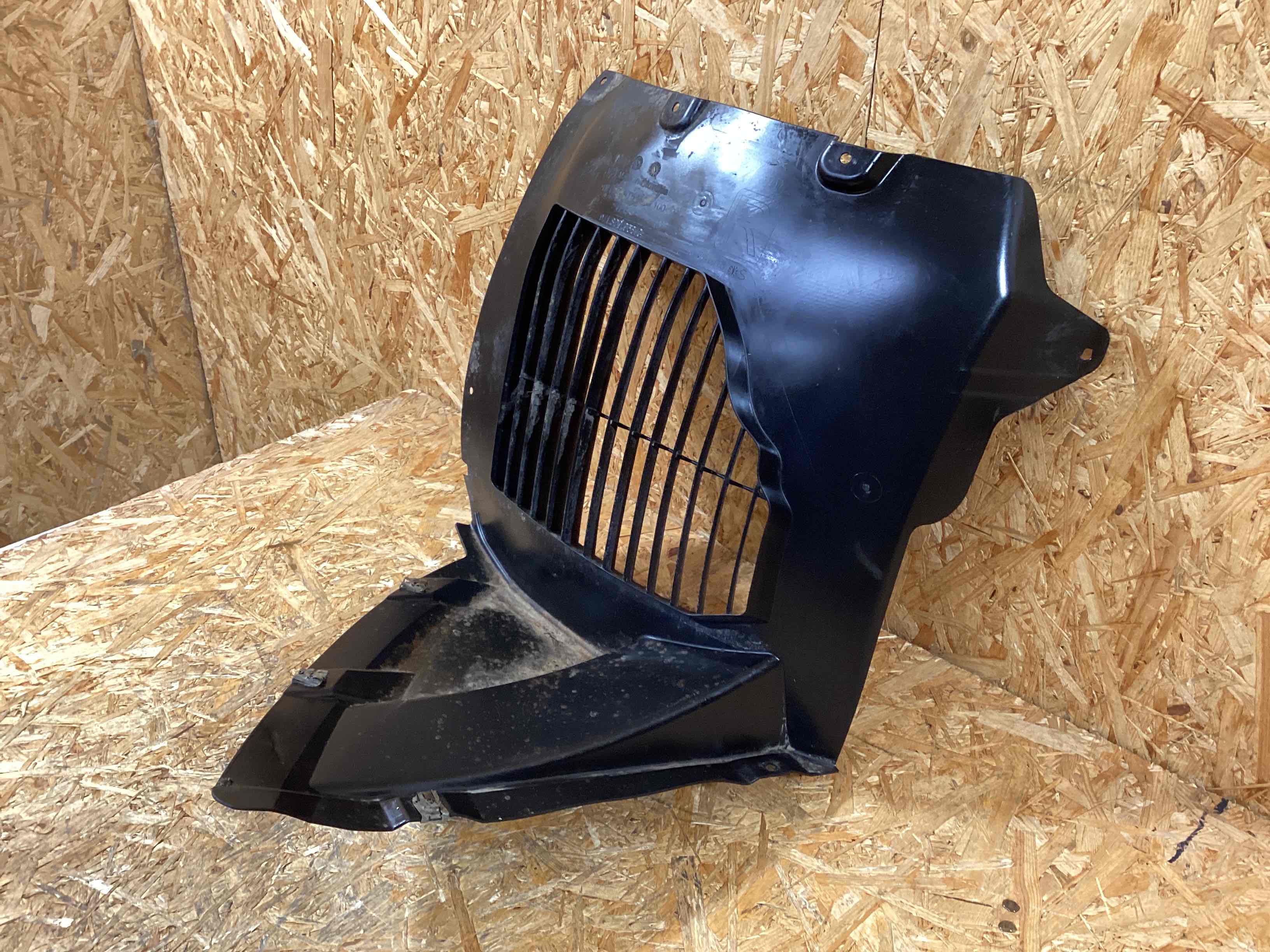 Защита арок передняя правая (подкрылок) Porsche Panamera 271125-124