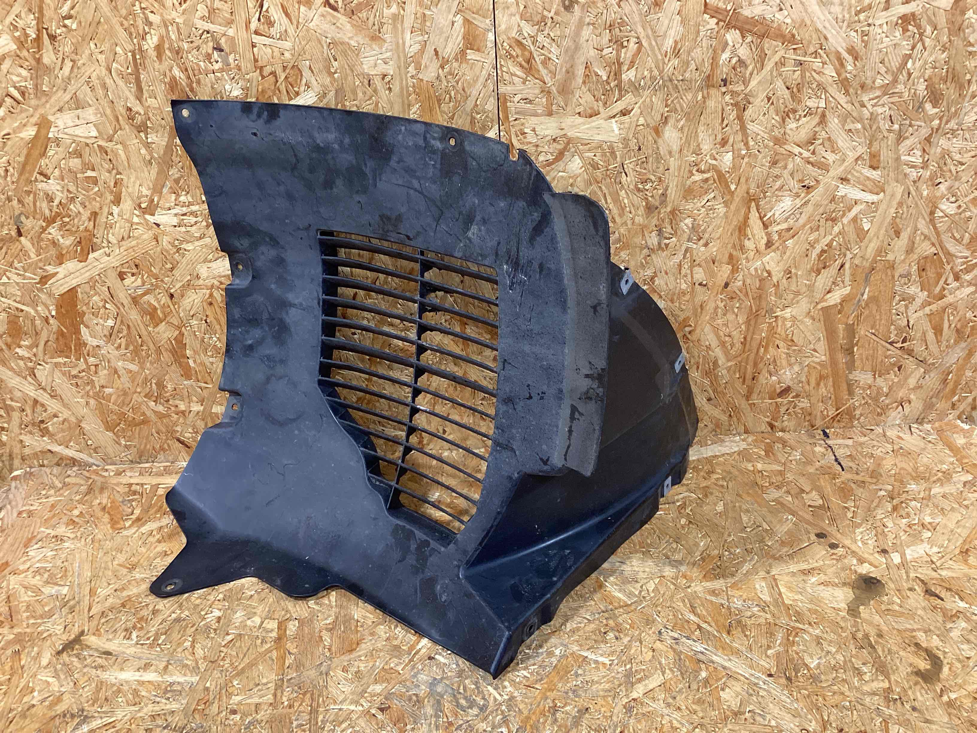 Защита арок передняя правая (подкрылок) Porsche Panamera 271125-124