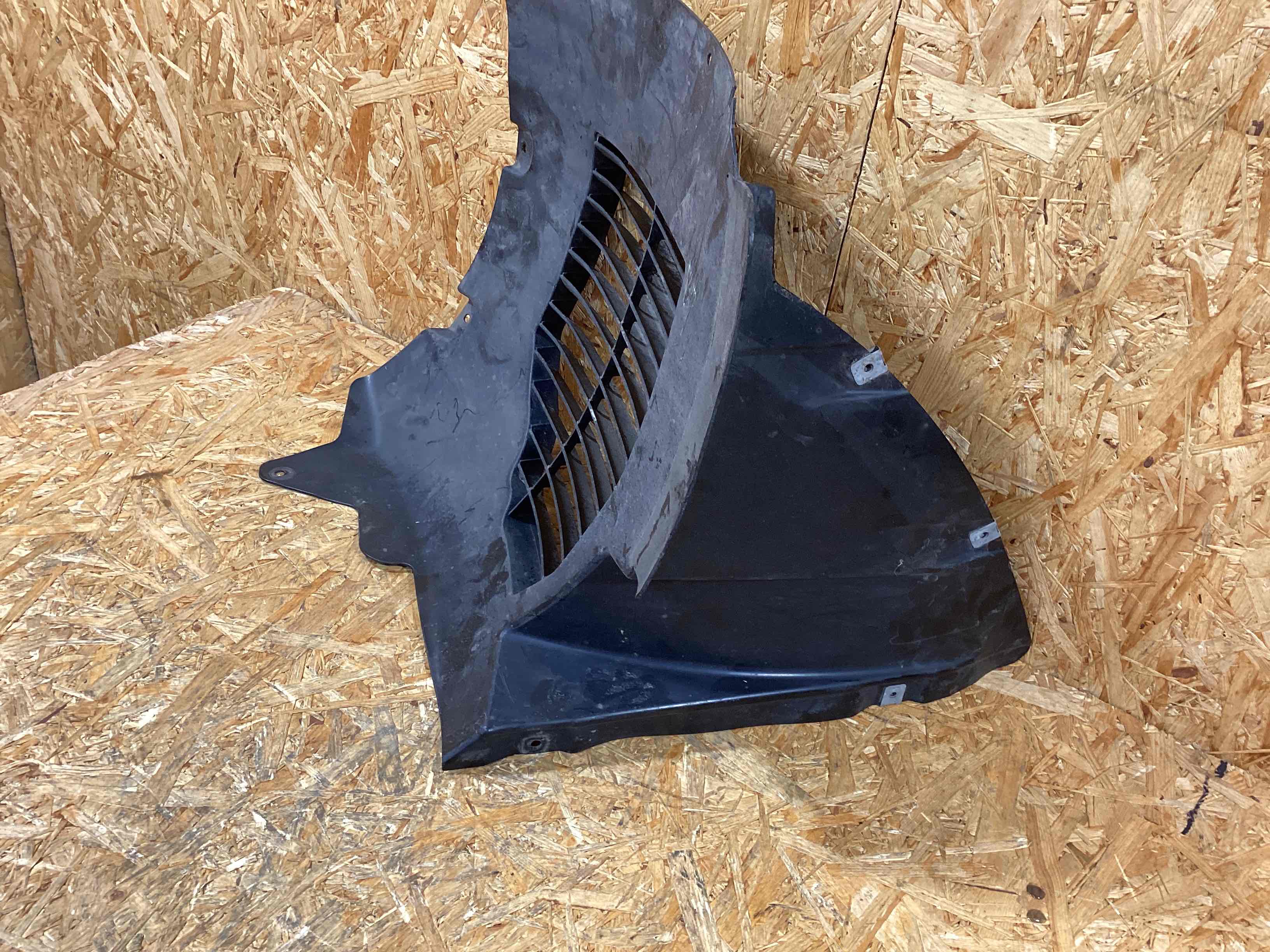 Защита арок передняя правая (подкрылок) Porsche Panamera 271125-124