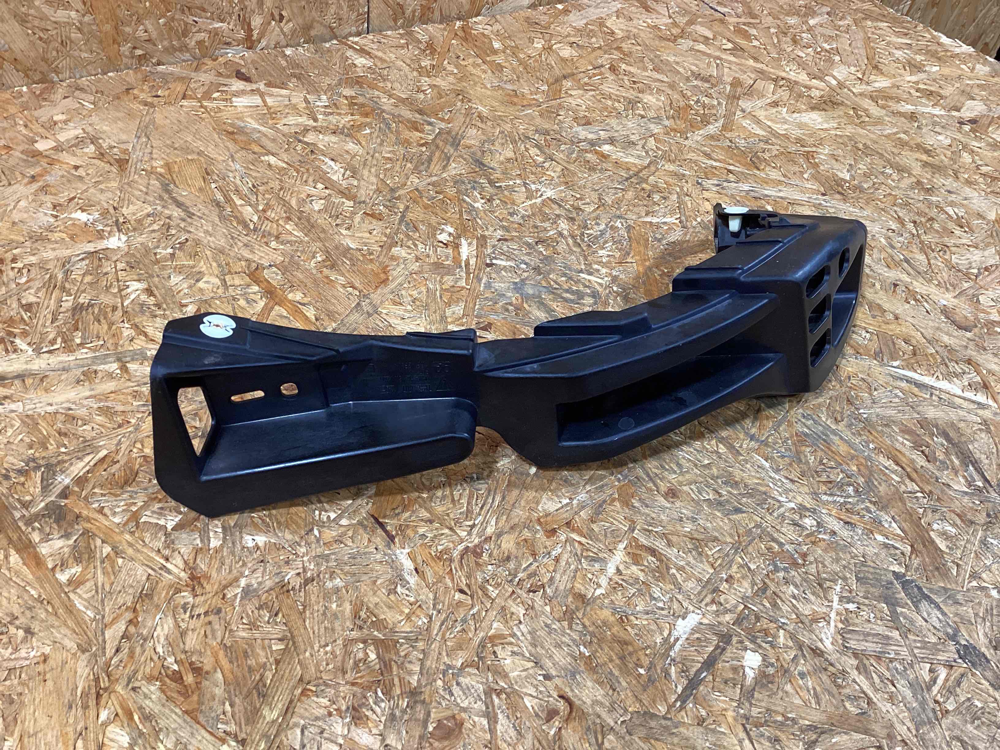 Крепление бампера Porsche Cayenne 271125-126