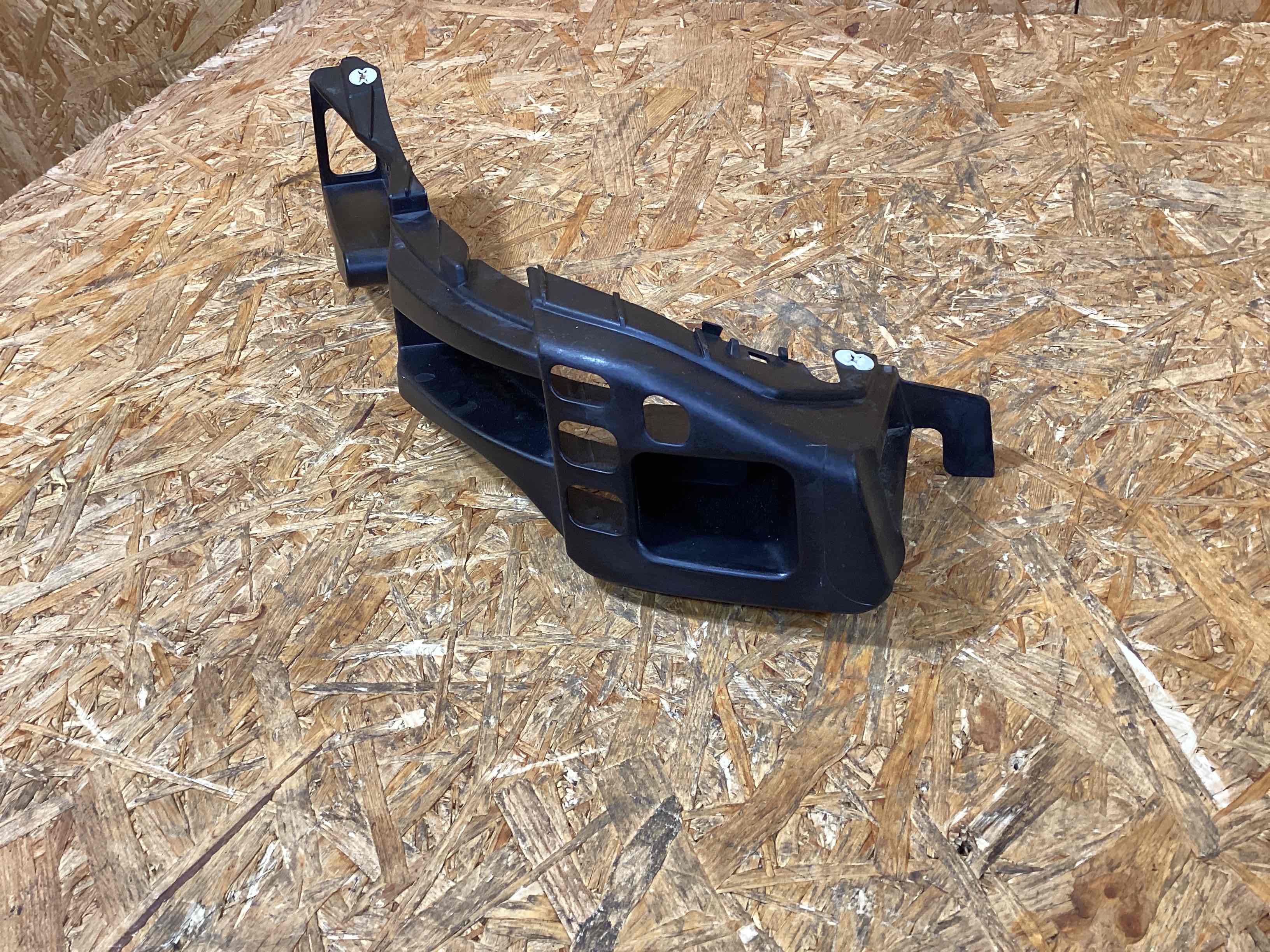 Крепление бампера Porsche Cayenne 271125-126