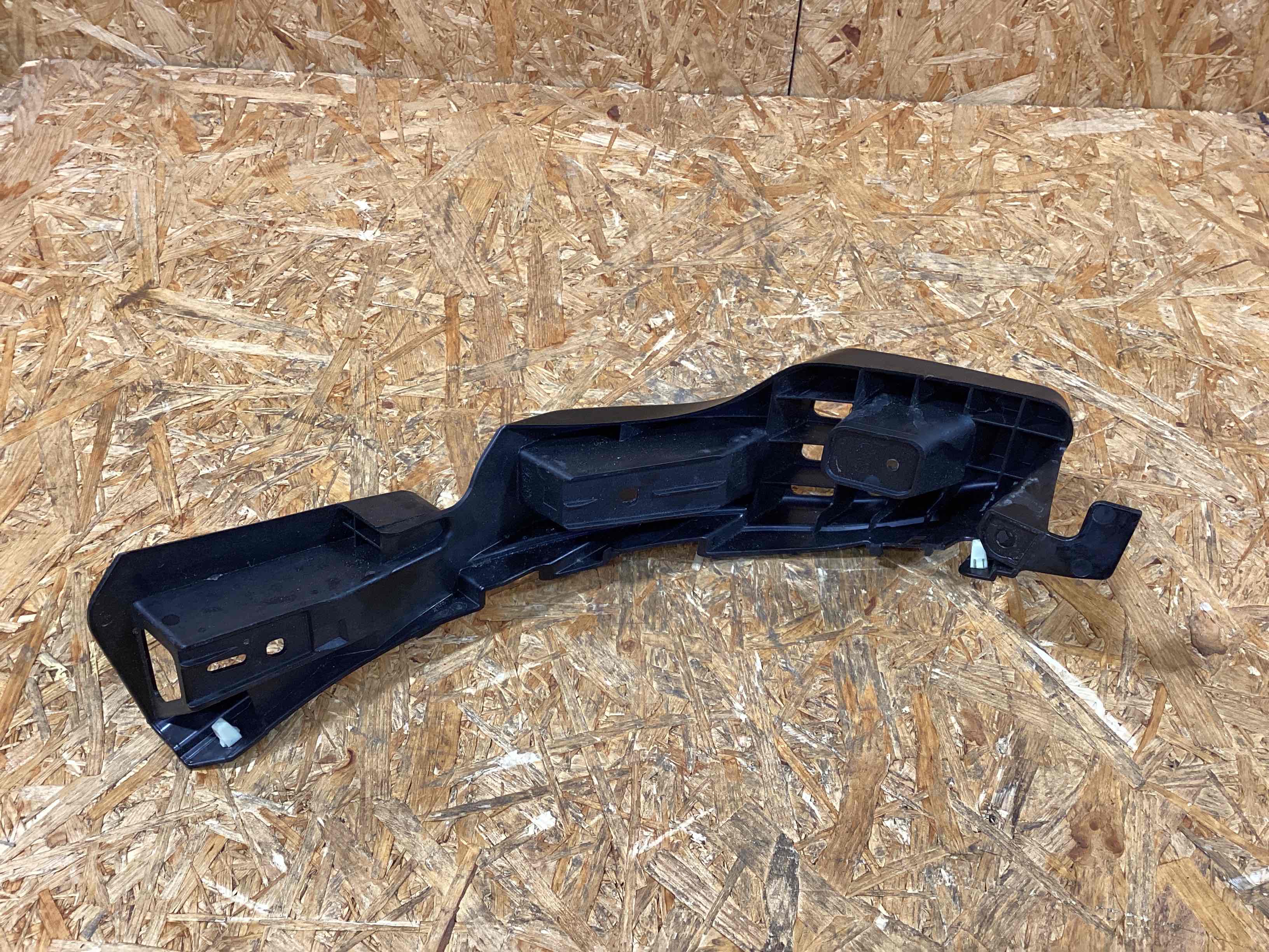 Крепление бампера Porsche Cayenne 271125-126