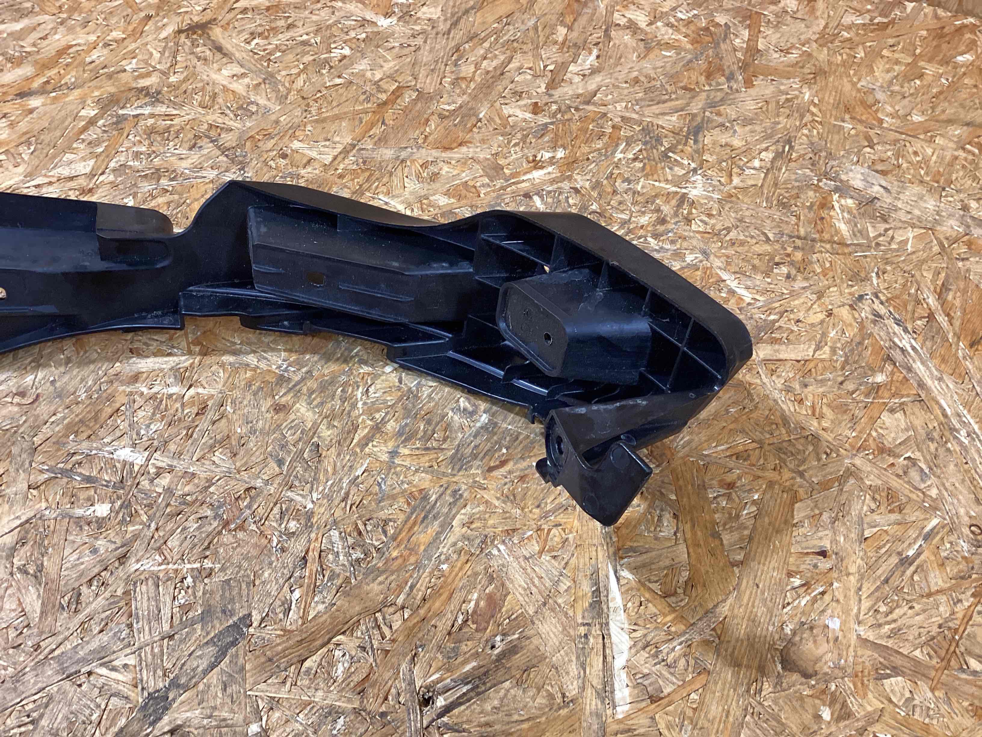 Крепление бампера Porsche Cayenne 271125-126