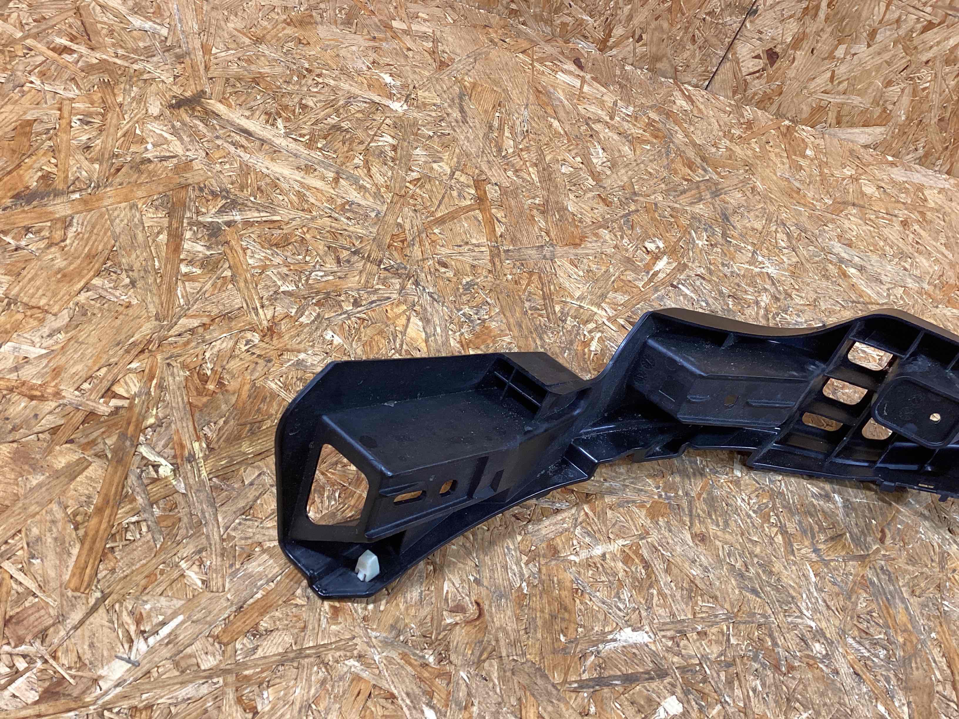 Крепление бампера Porsche Cayenne 271125-126