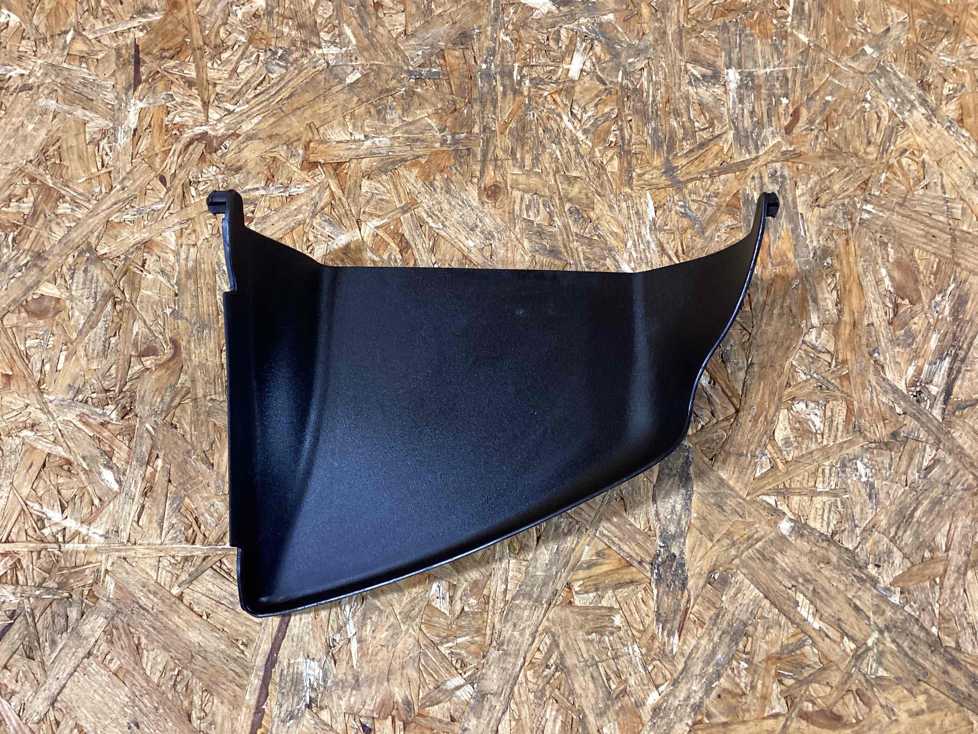 Воздуховод Porsche Macan 271125-131