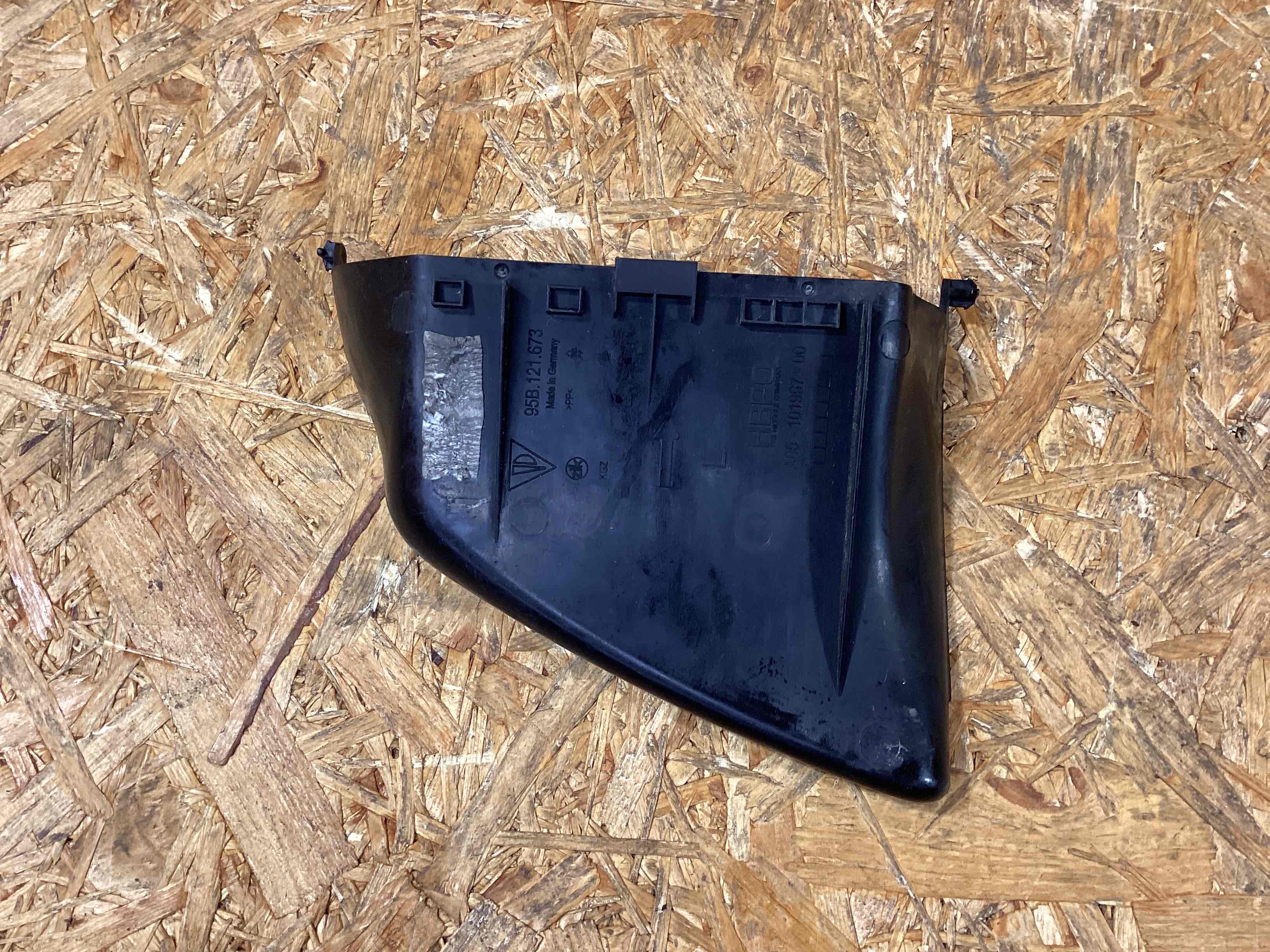 Воздуховод Porsche Macan 271125-131