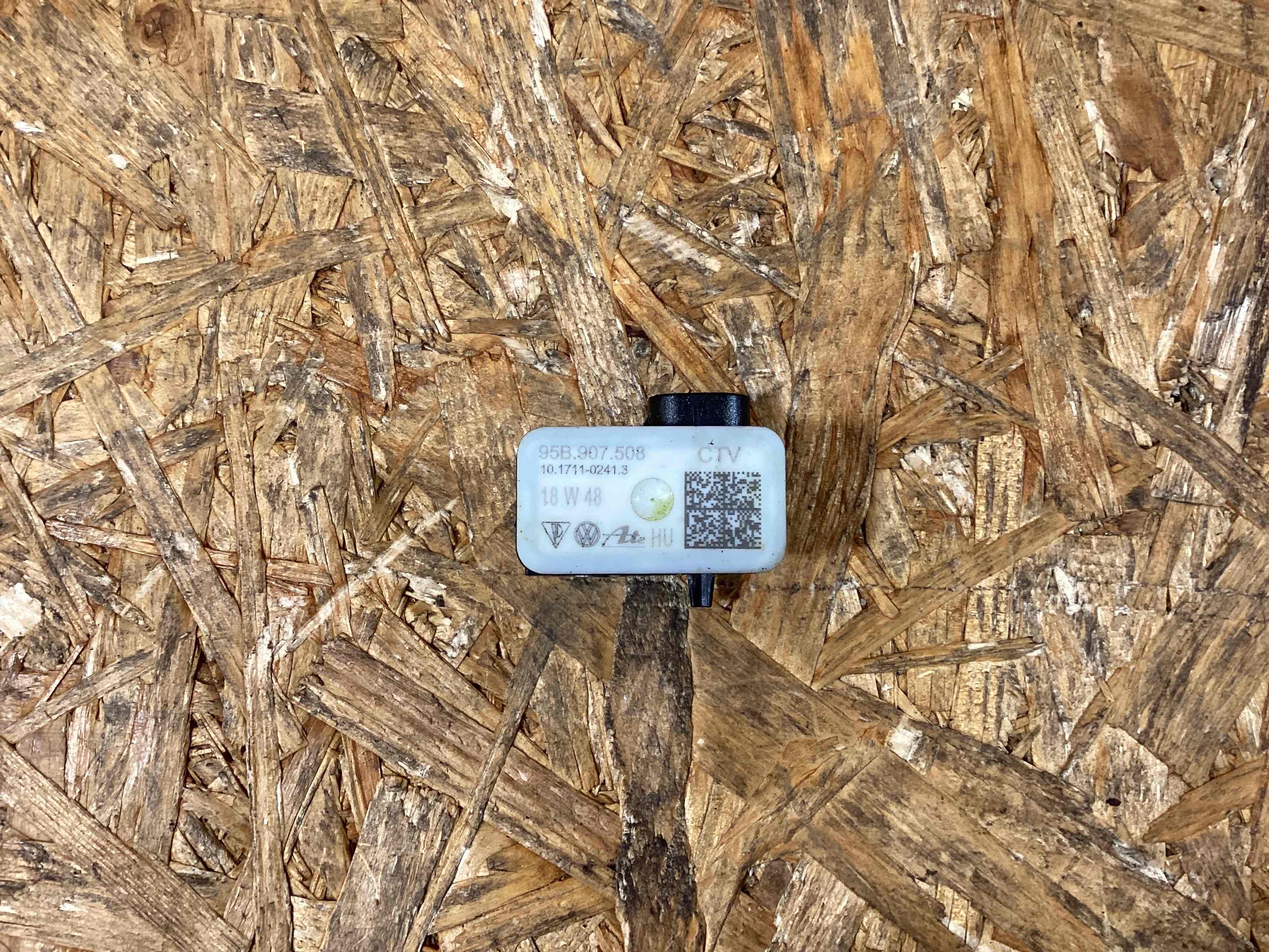 Датчик удара (Airbag), переключатель Porsche Macan 271125-133