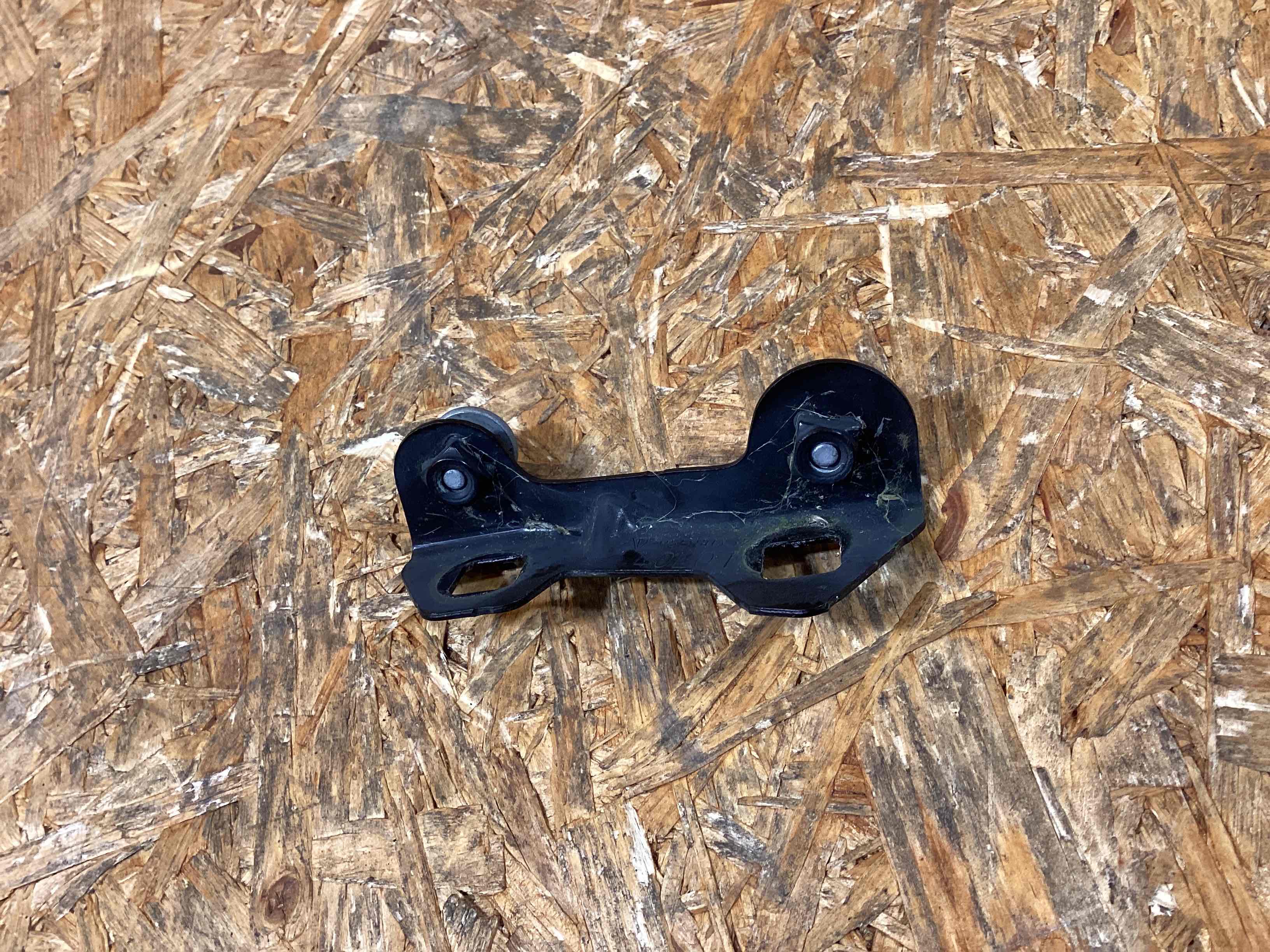 Крепление, кронштейн Porsche Macan 271125-135