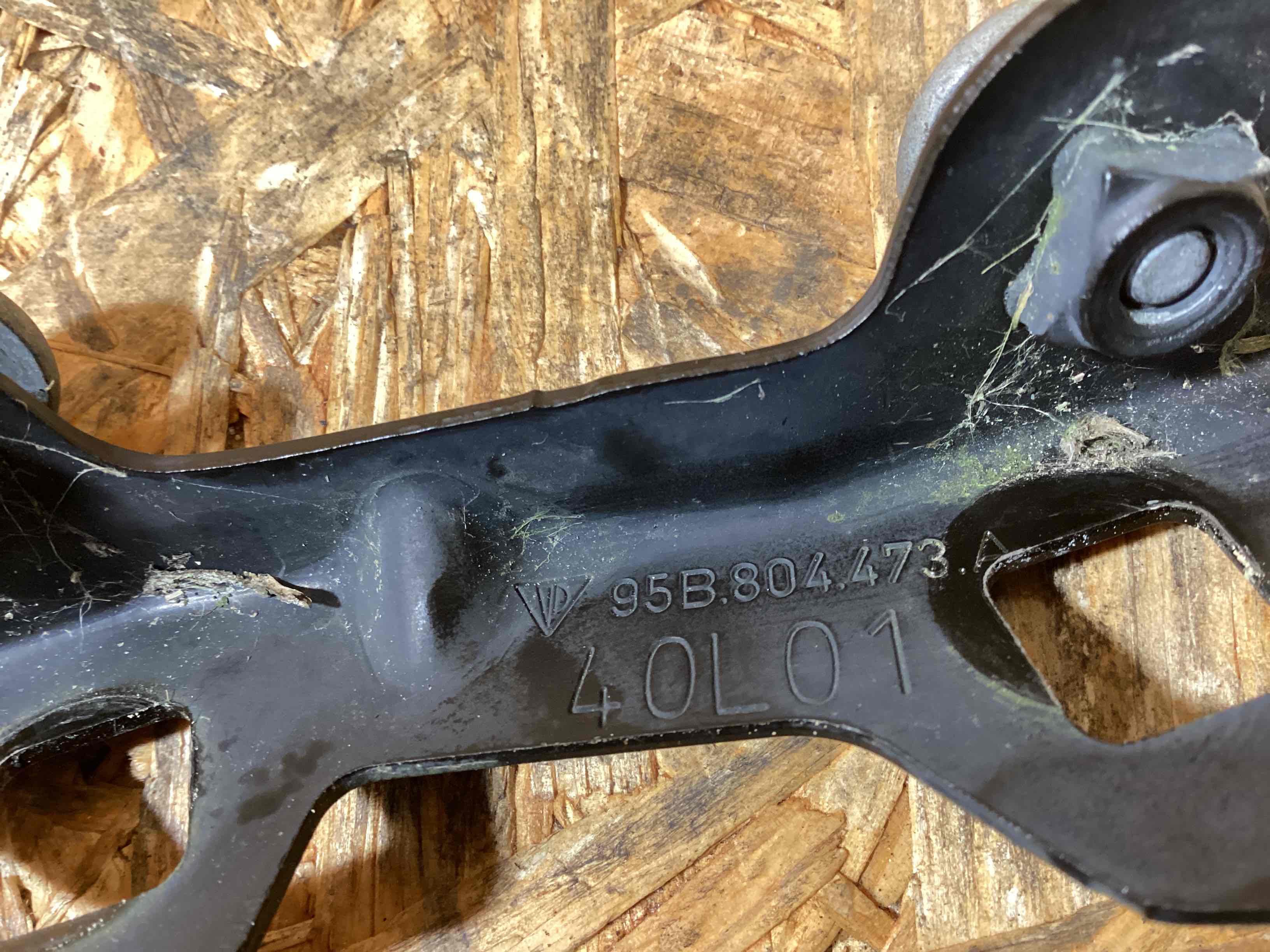 Крепление, кронштейн Porsche Macan 271125-135