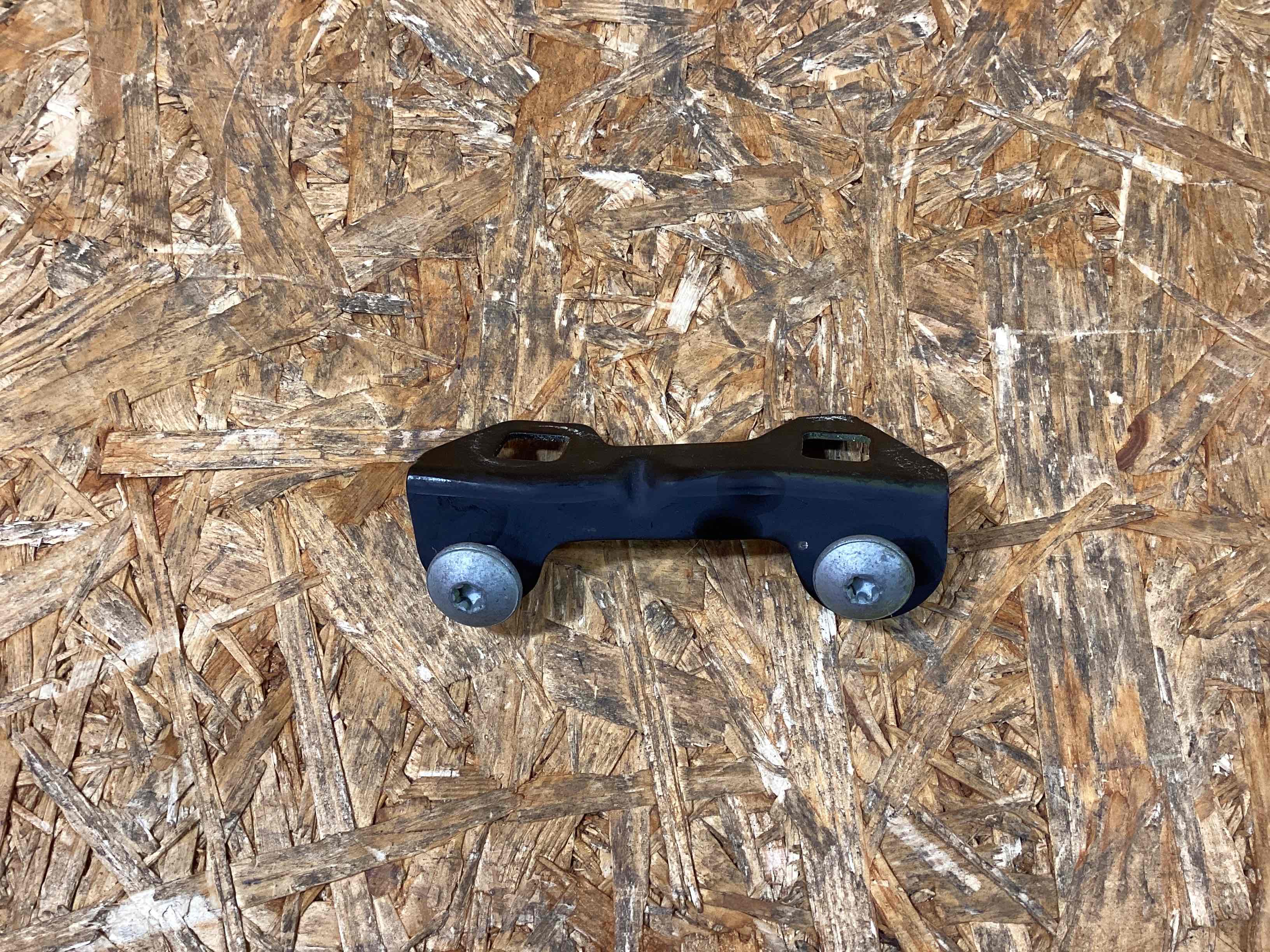 Крепление, кронштейн Porsche Macan 271125-135