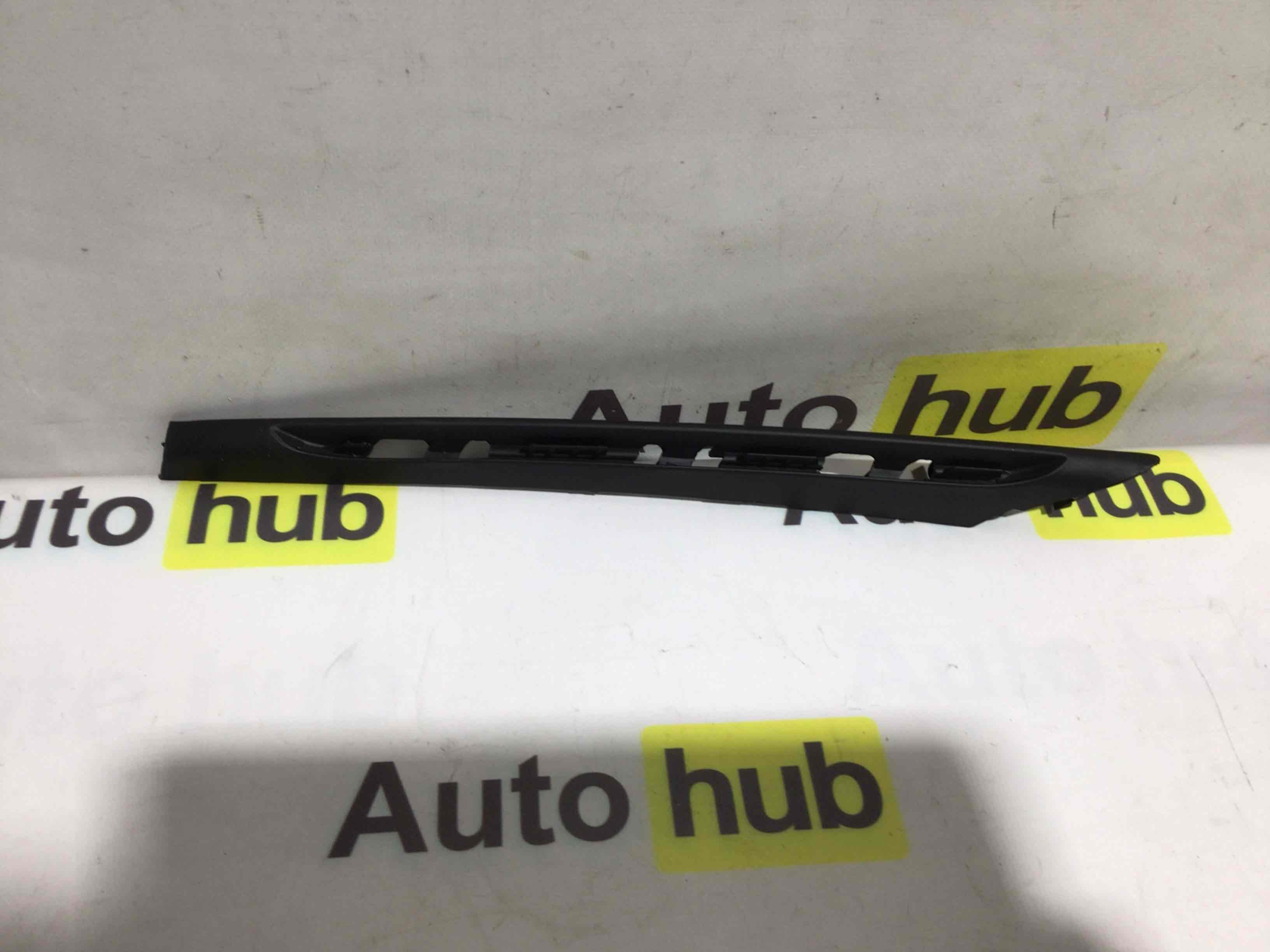 Заглушка, вставка (решетка) в бампер Porsche Cayenne 280426-032