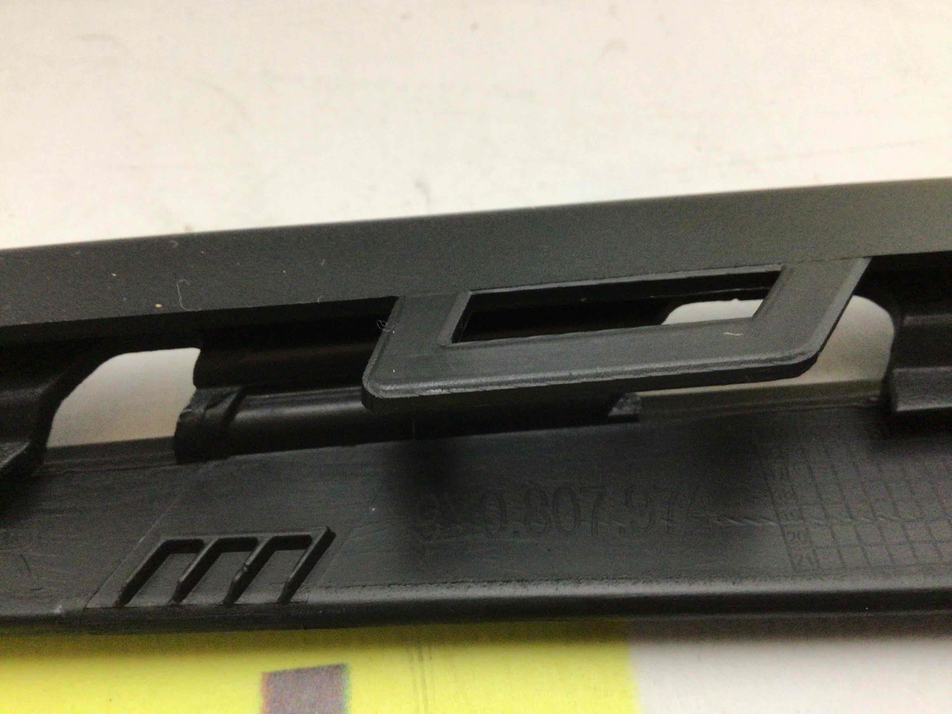 Заглушка, вставка (решетка) в бампер Porsche Cayenne 280426-035