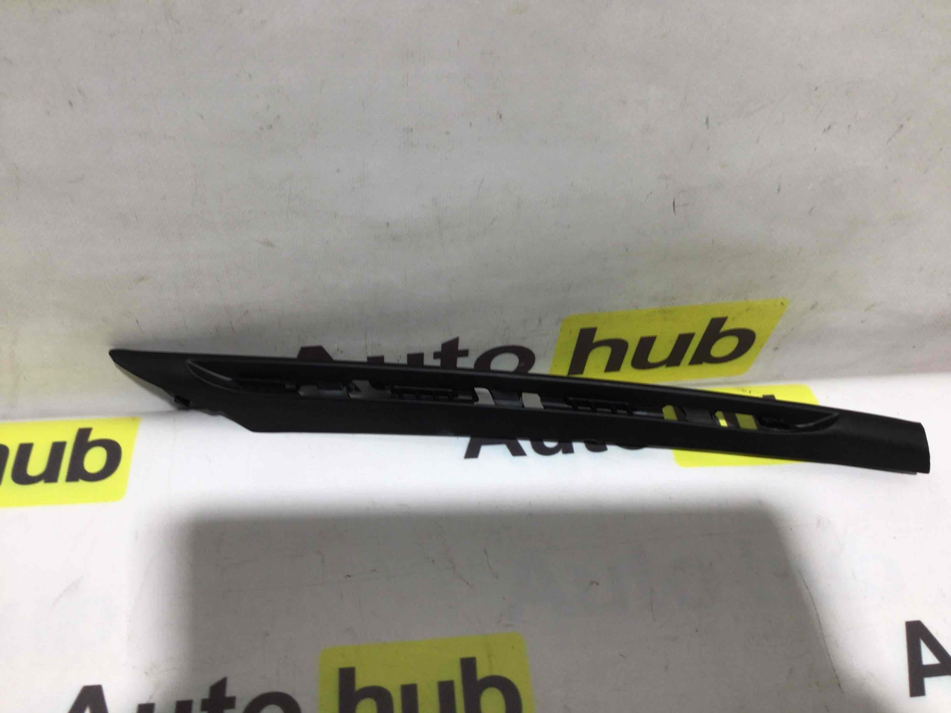 Заглушка, вставка (решетка) в бампер Porsche Cayenne 280426-036