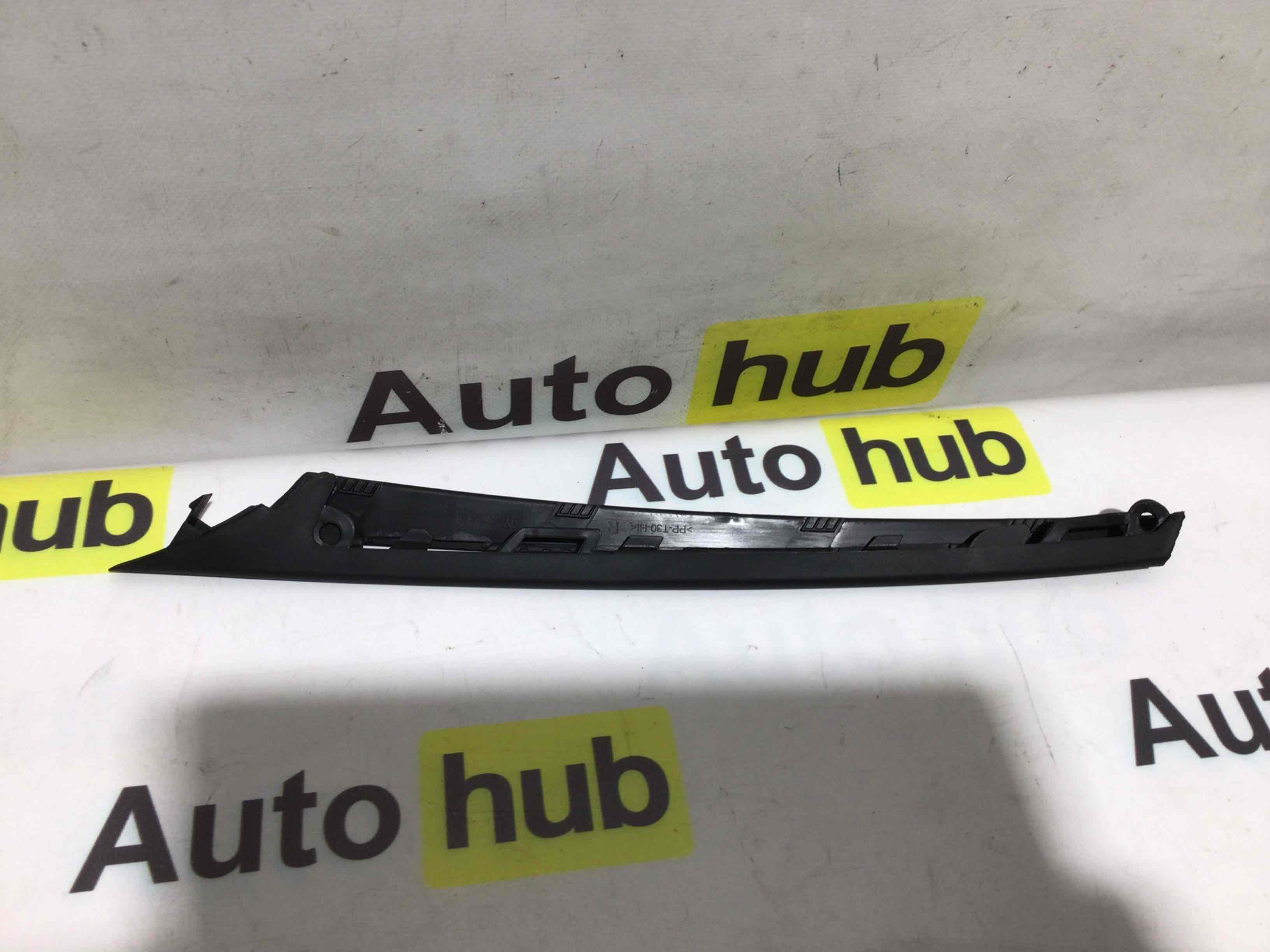 Заглушка, вставка (решетка) в бампер Porsche Cayenne 280426-037