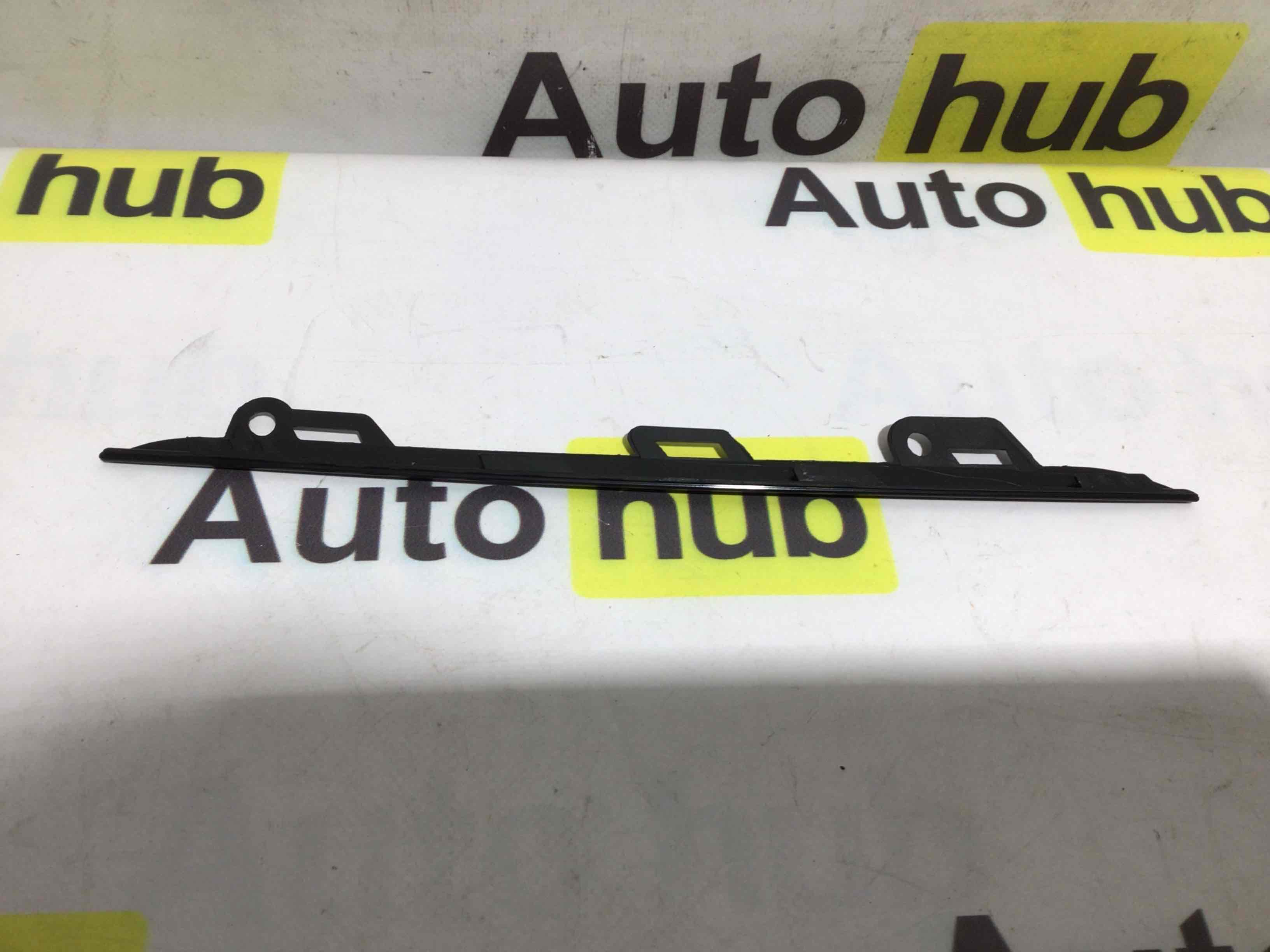 Заглушка, вставка (решетка) в бампер Porsche Cayenne 280426-044