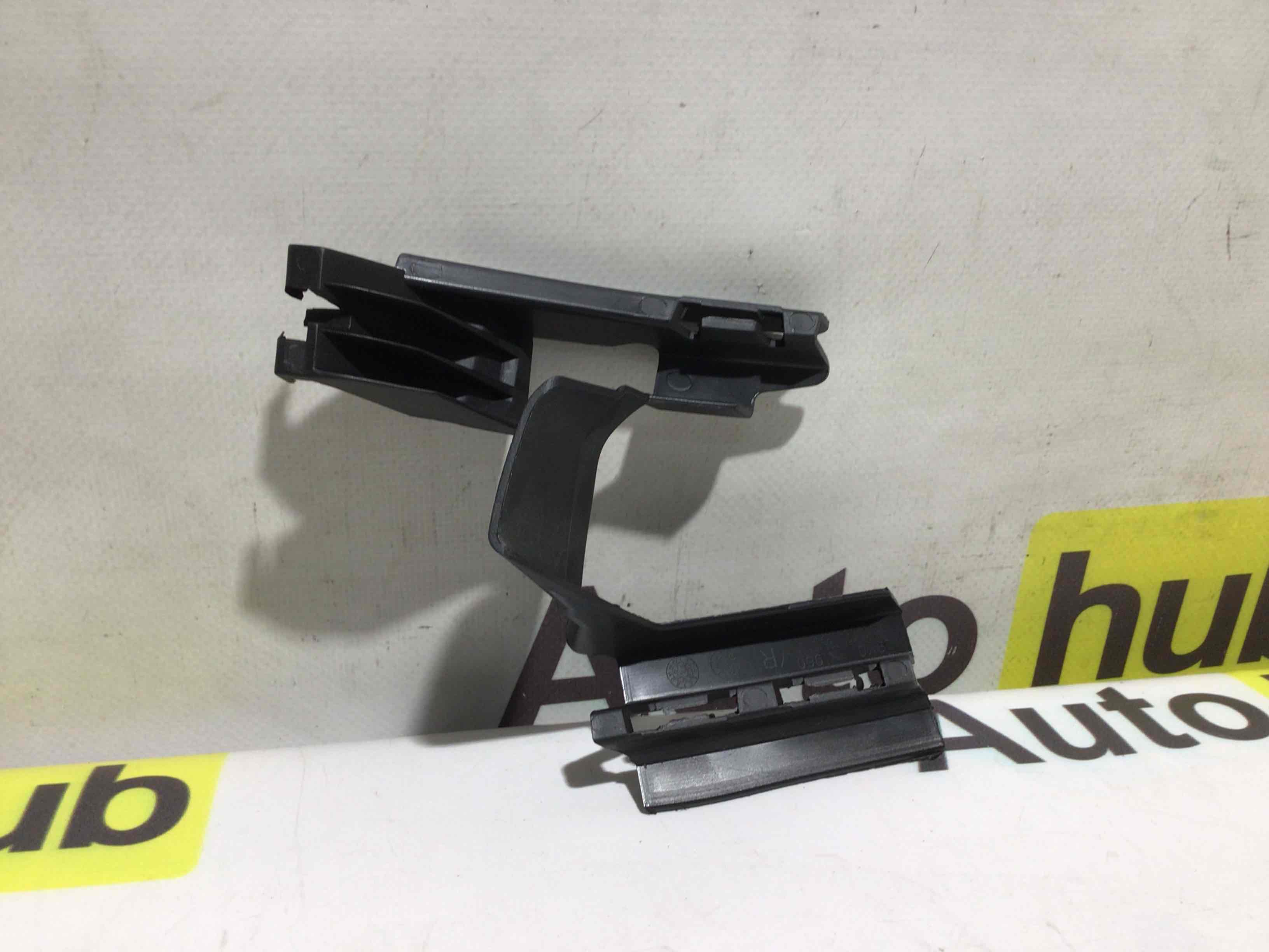 Заглушка, вставка (решетка) в бампер Porsche Cayenne 280426-051