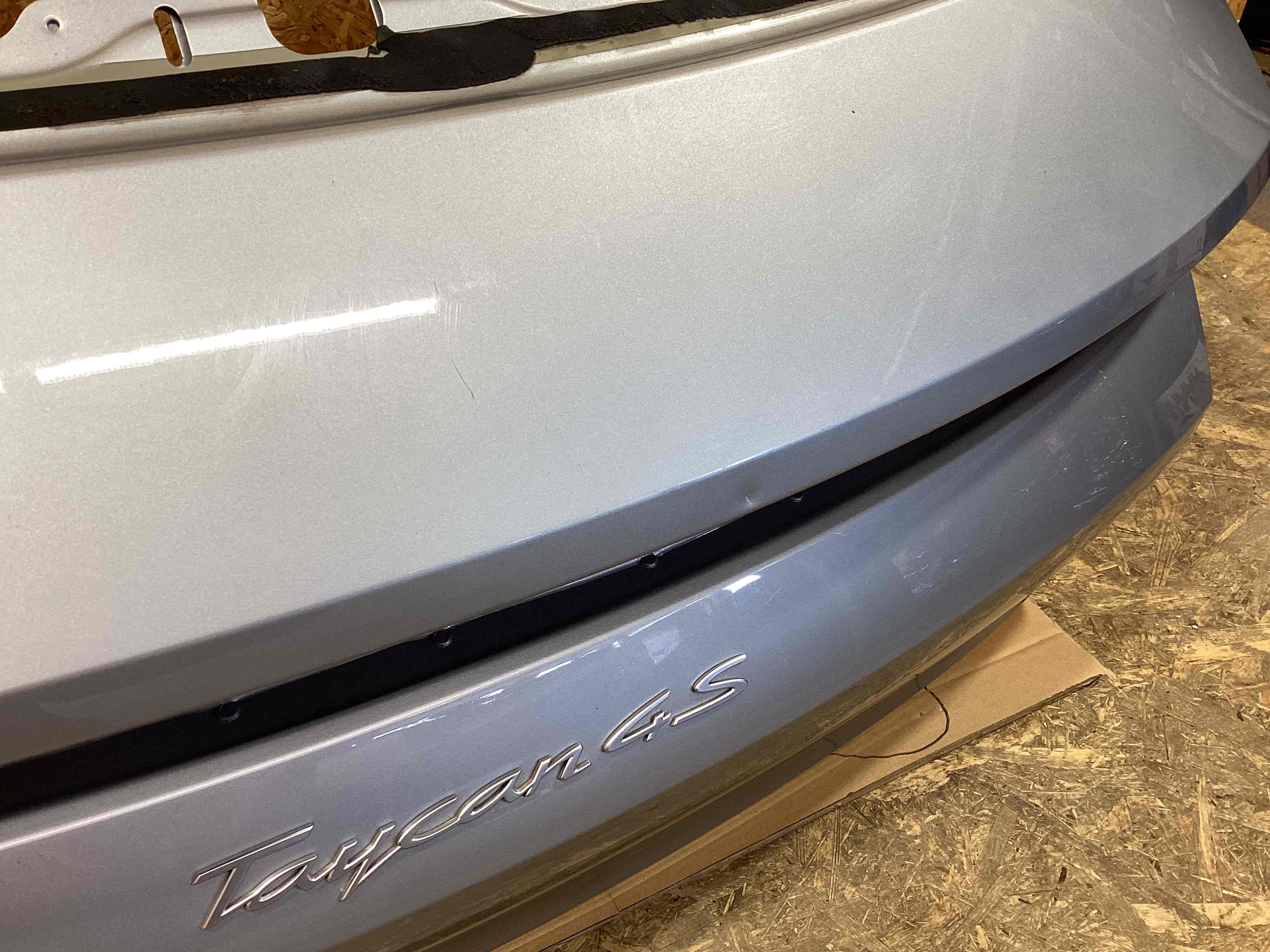 Кришка багажника, двері багажника Porsche Taycan 280826-101