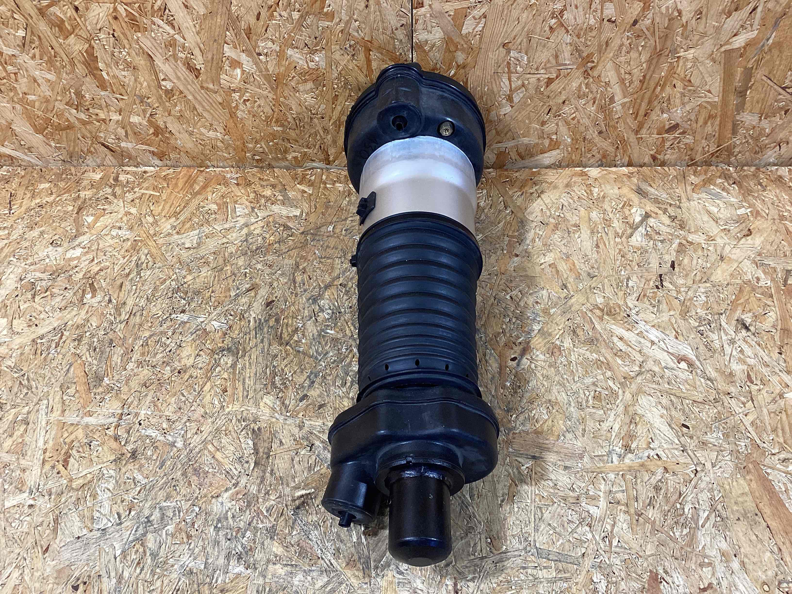 Амортизатор передний правый Porsche Cayenne 281025-103