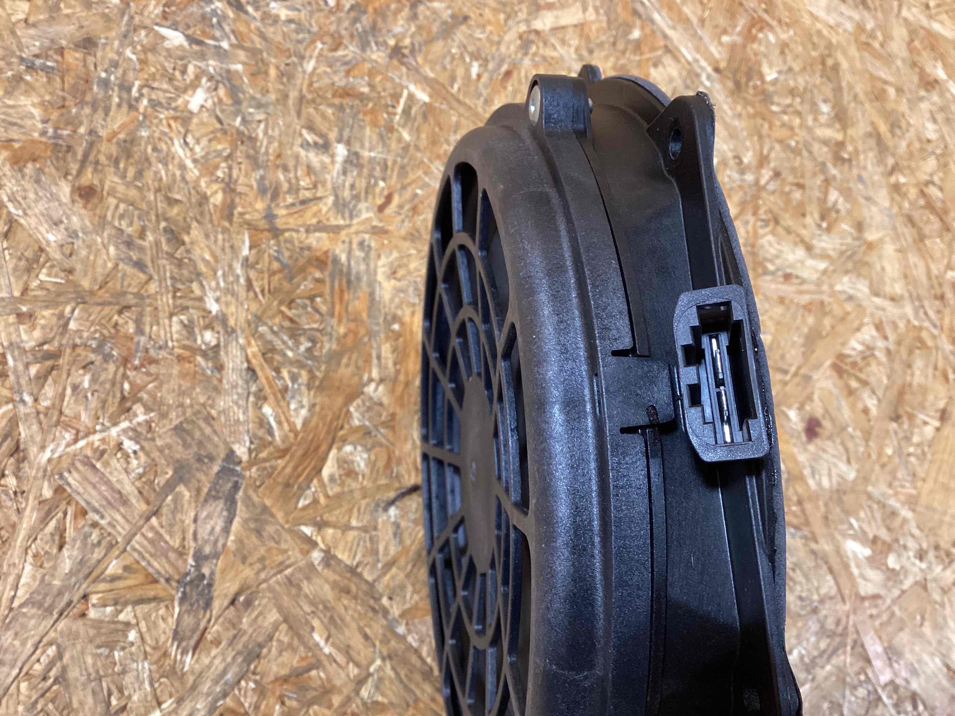 Динамик Porsche 911 281125-102