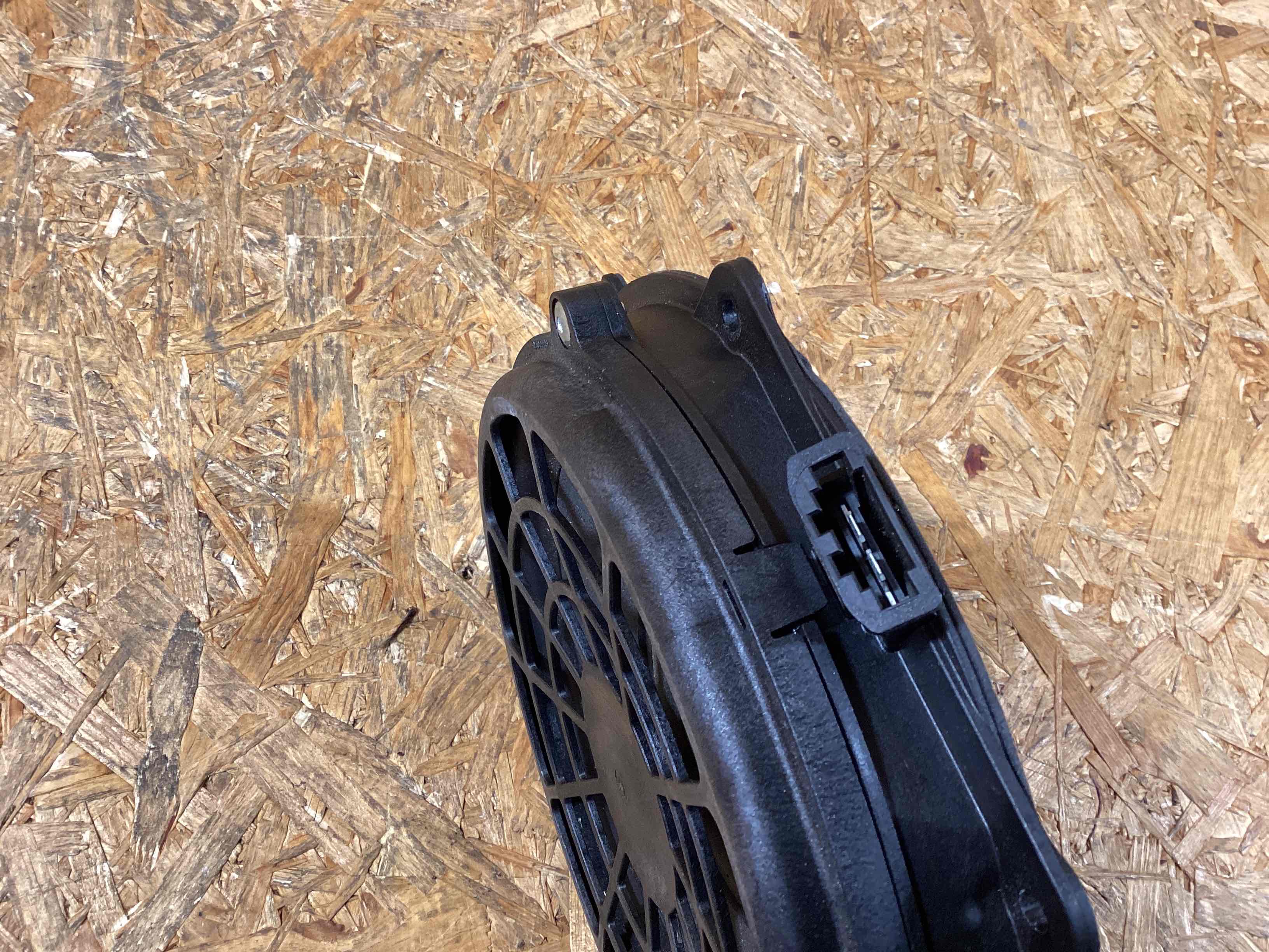 Динамик Porsche 911 281125-103