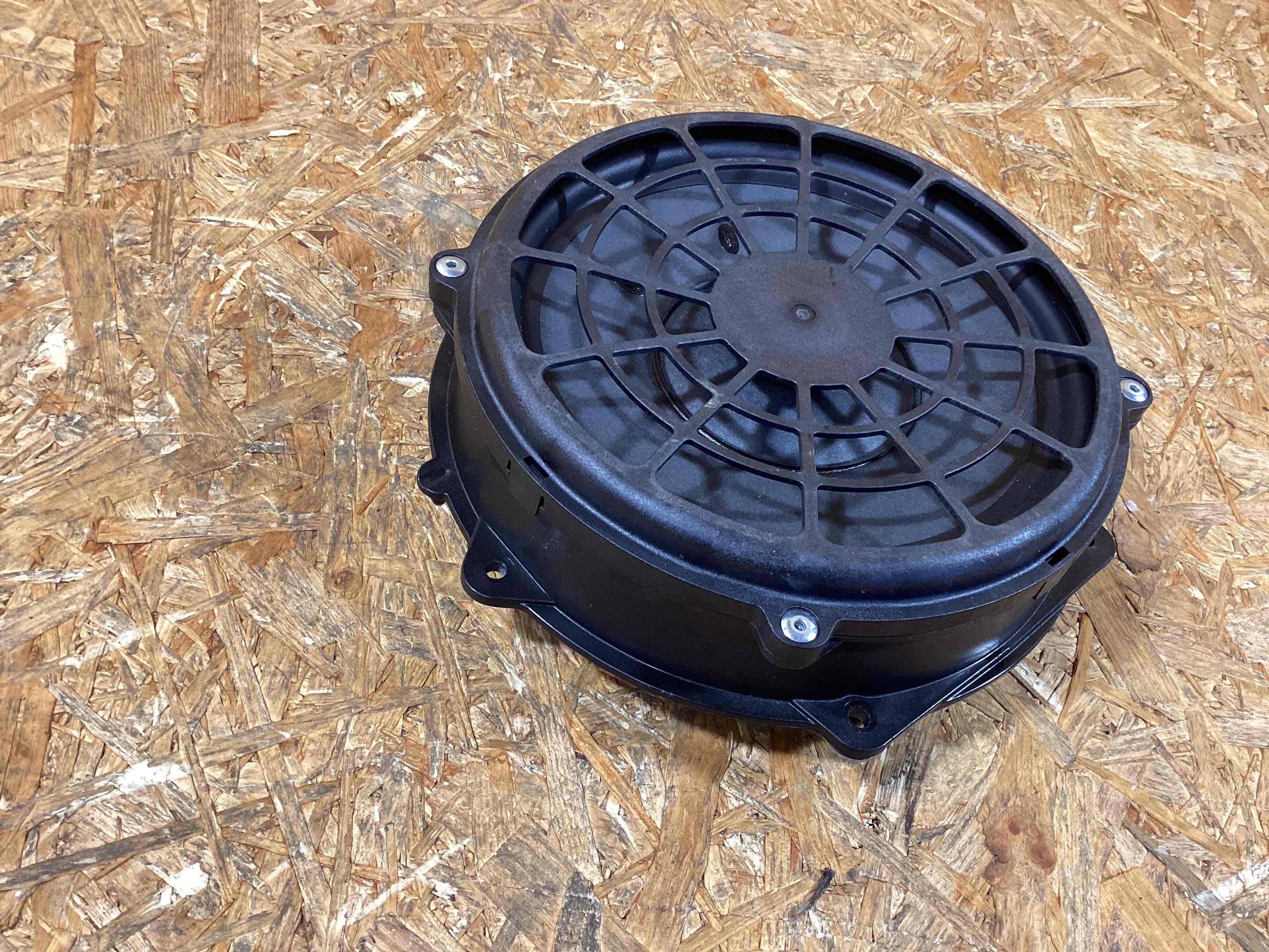 Динамик Porsche Panamera 281125-104