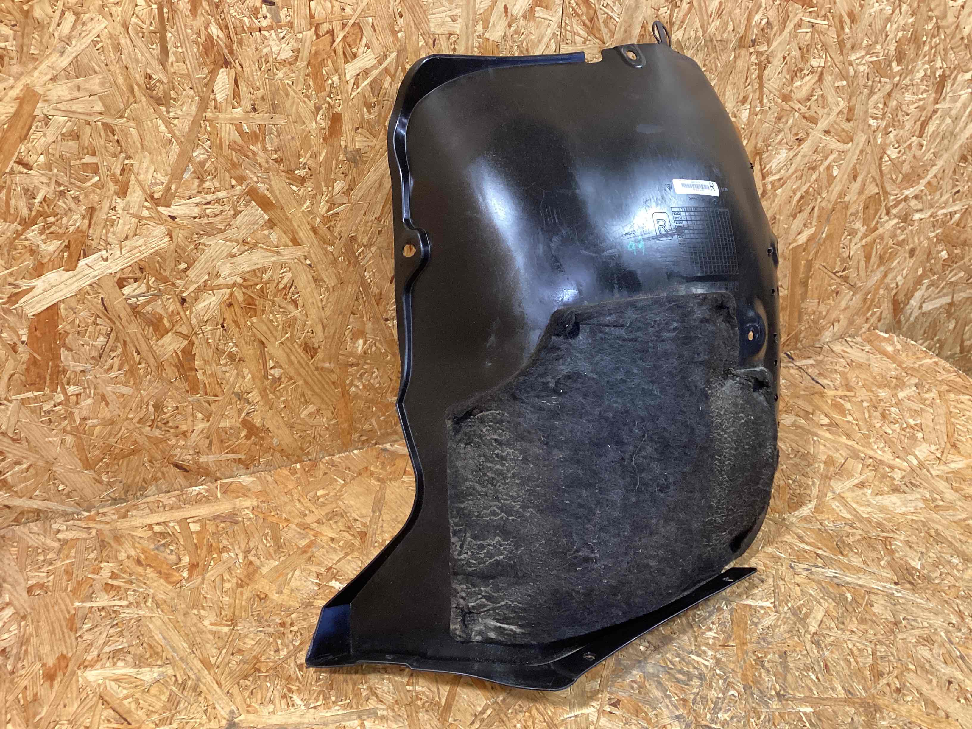 Защита арок задняя правая (подкрылок) Porsche 911 281125-106