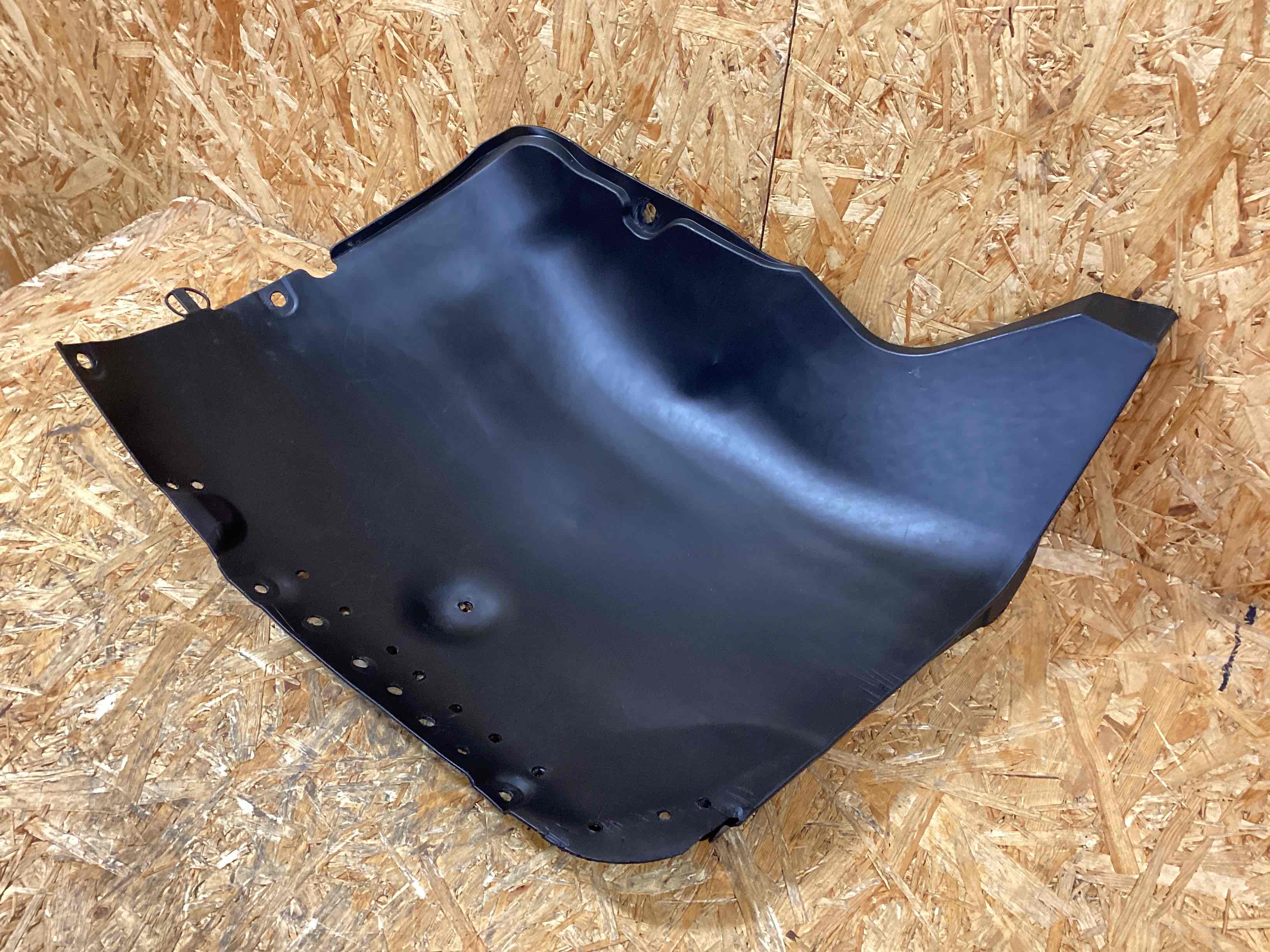 Защита арок задняя правая (подкрылок) Porsche 911 281125-106