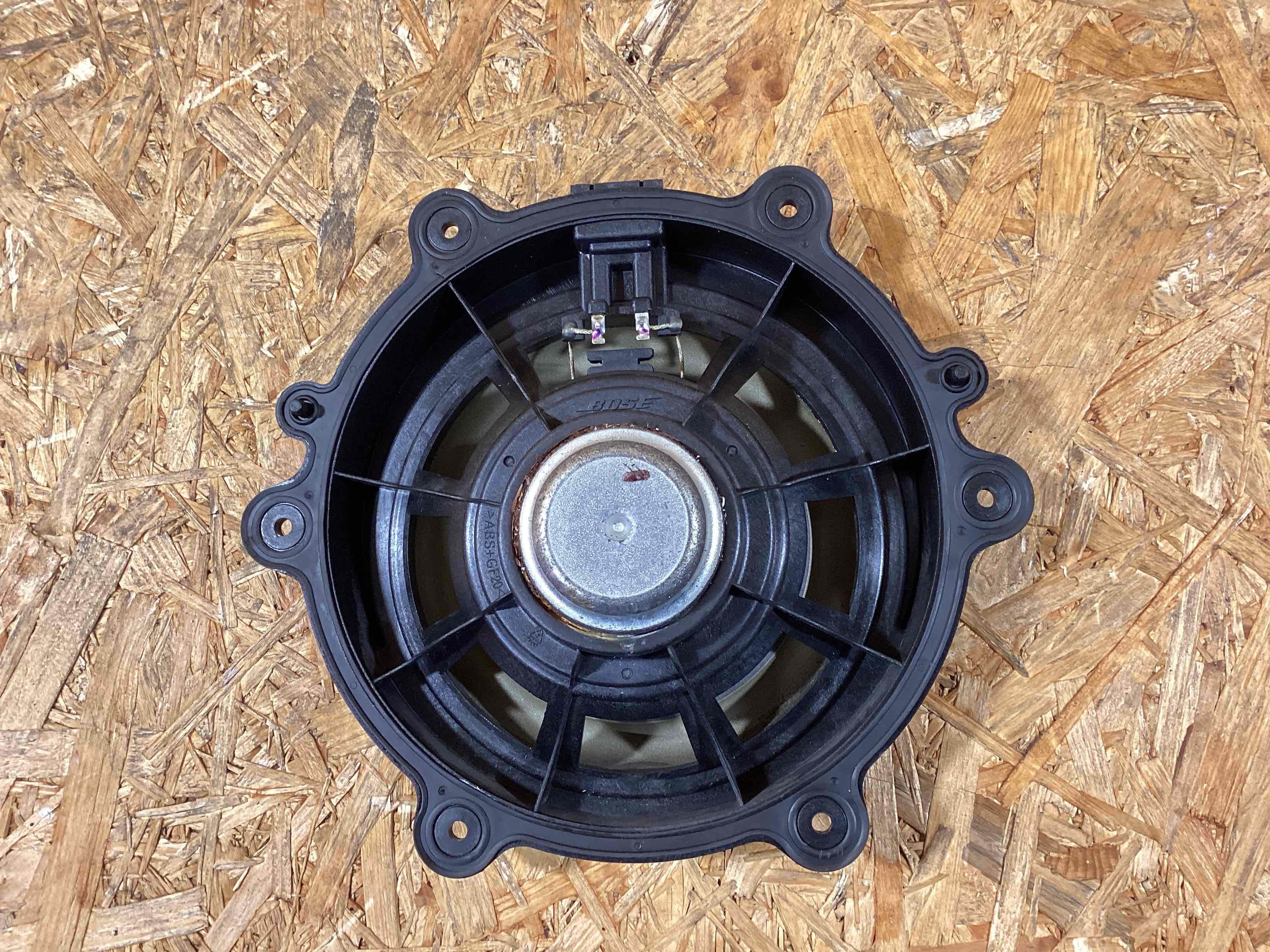 Динамик Porsche Cayenne 281125-111