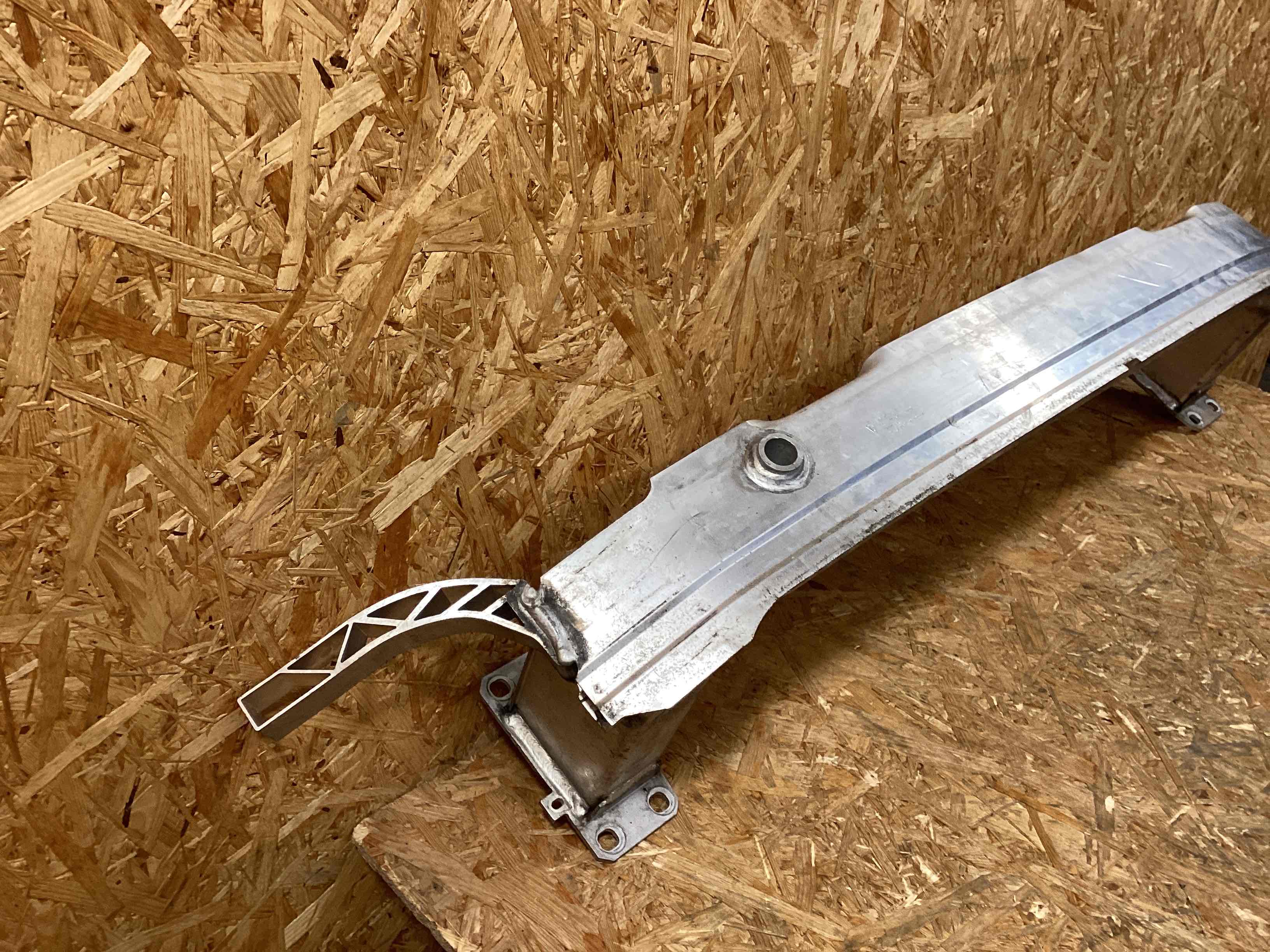 Усилитель бампера переднего Porsche Panamera 290126-103