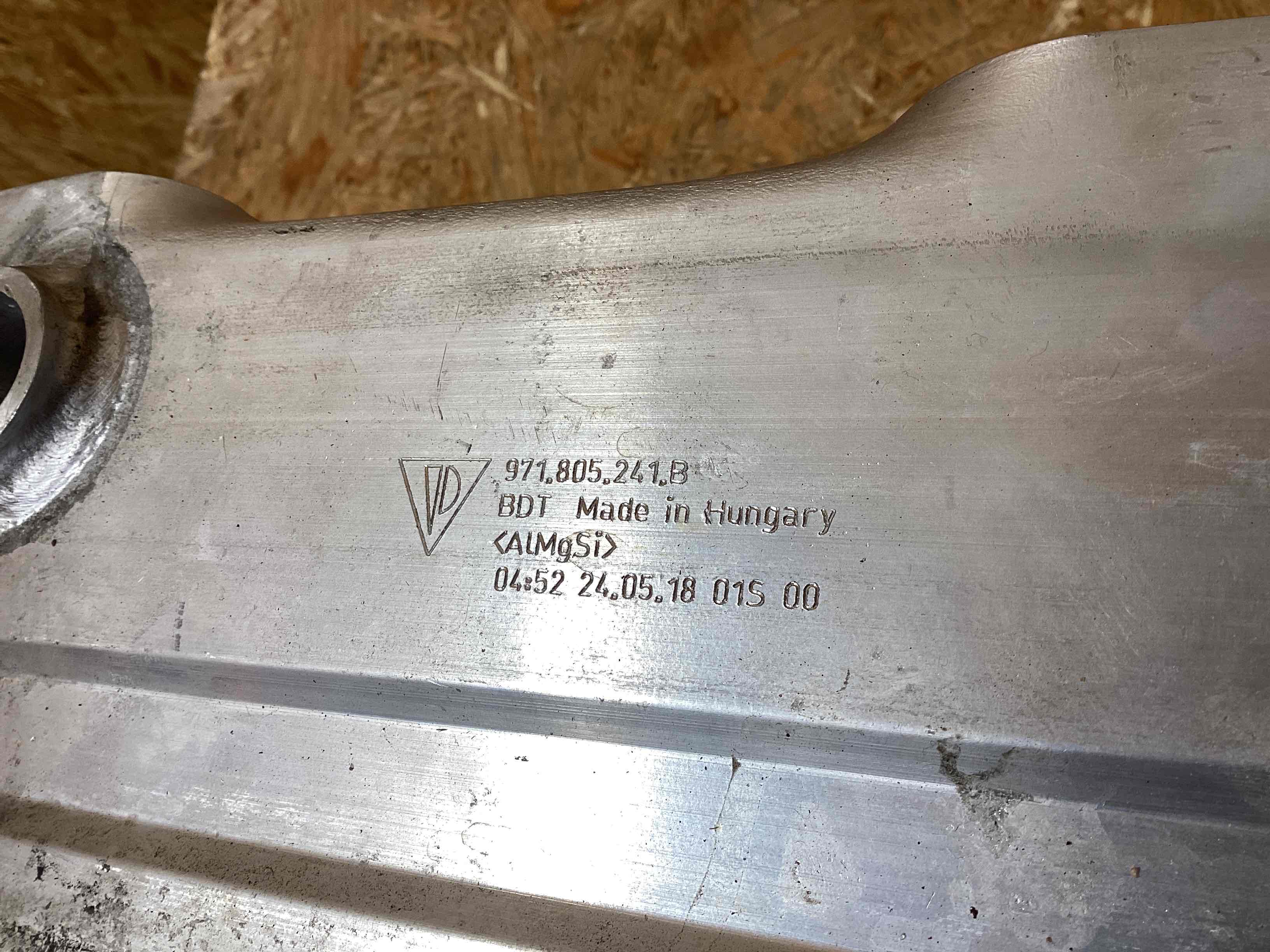 Усилитель бампера переднего Porsche Panamera 290126-103