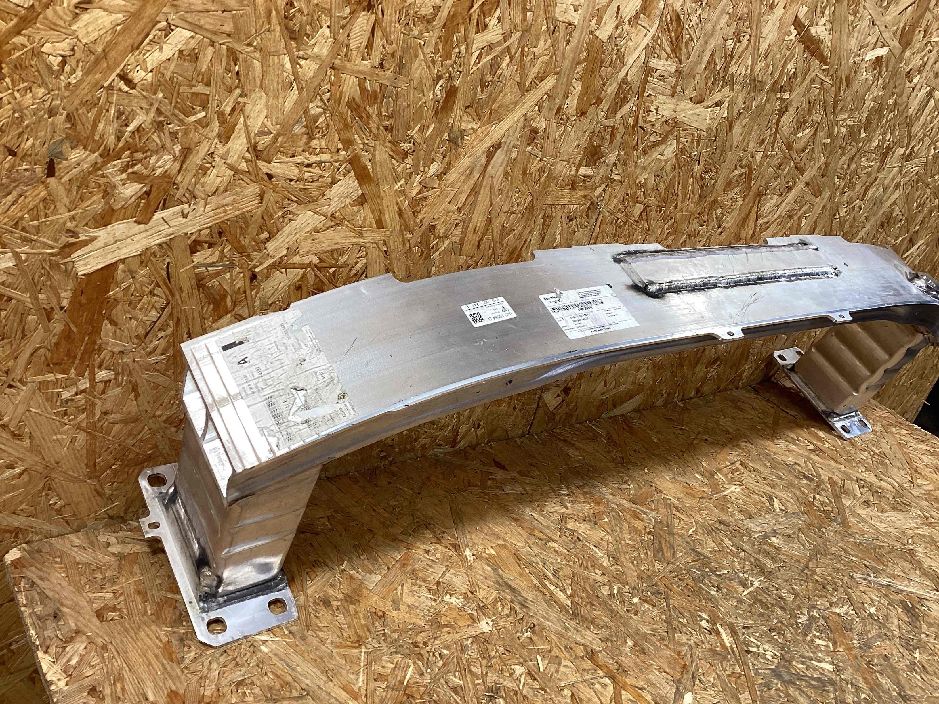 Усилитель бампера переднего Porsche Panamera 290126-105