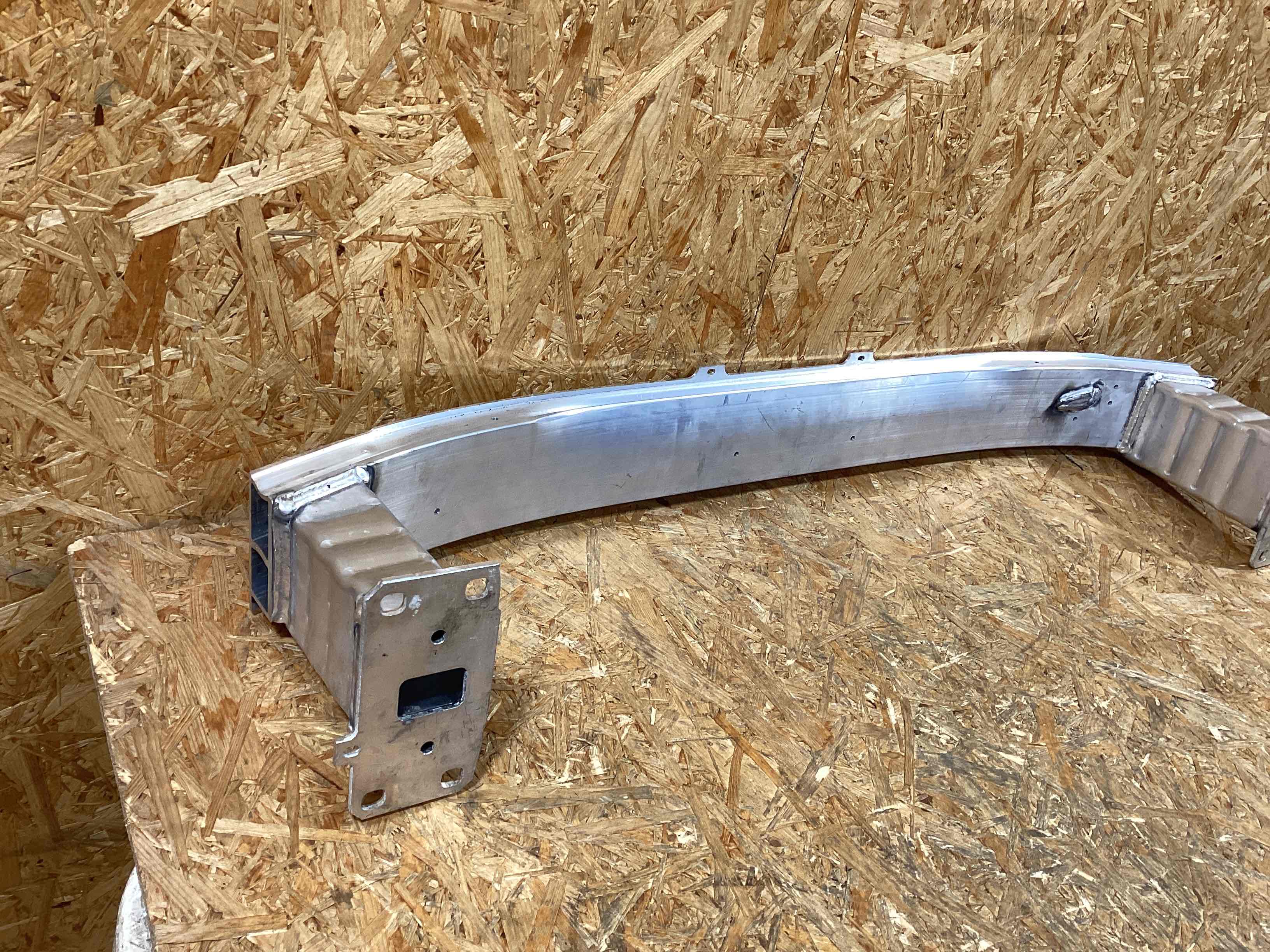 Усилитель бампера переднего Porsche Panamera 290126-105