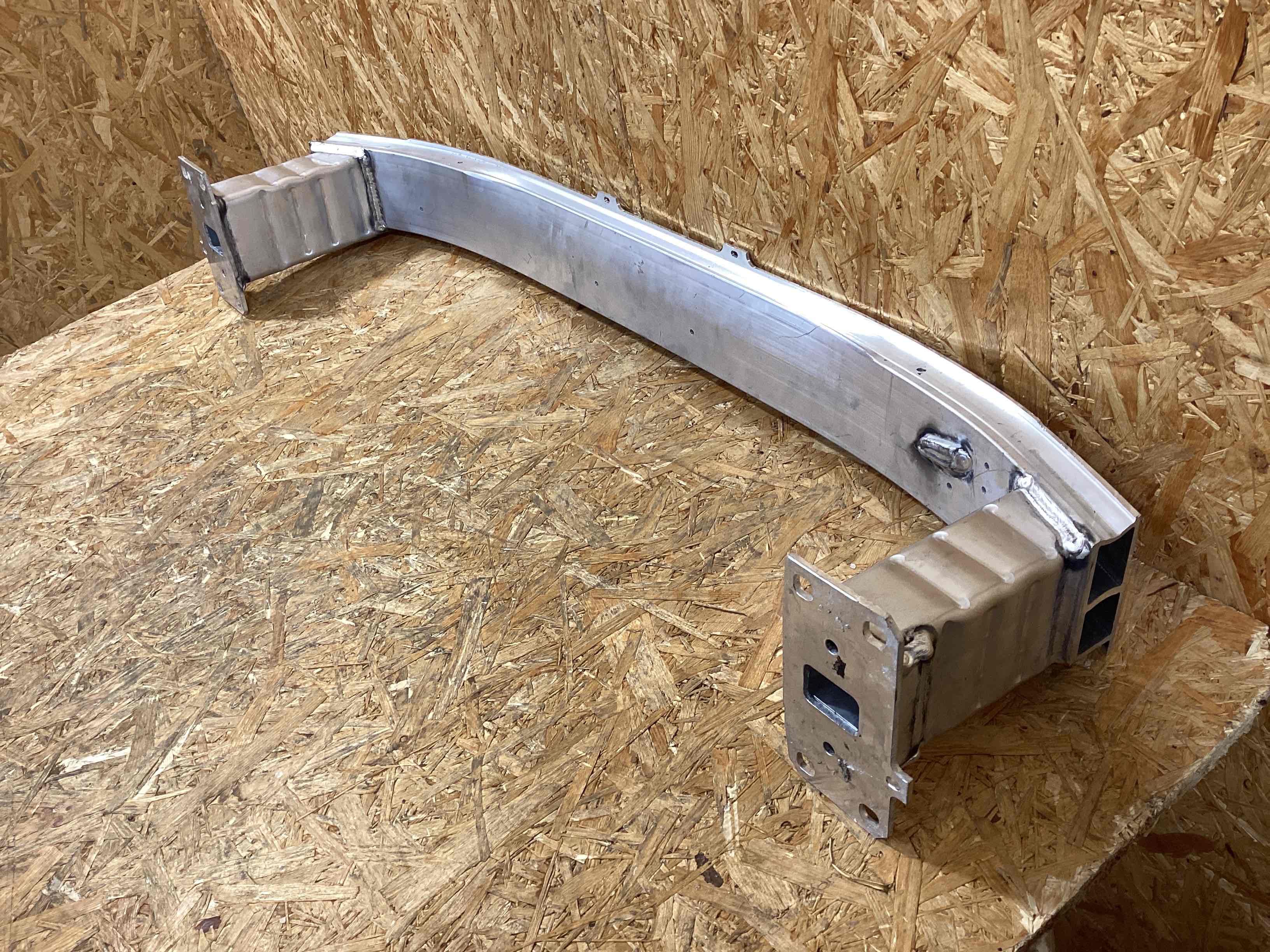 Усилитель бампера переднего Porsche Panamera 290126-105