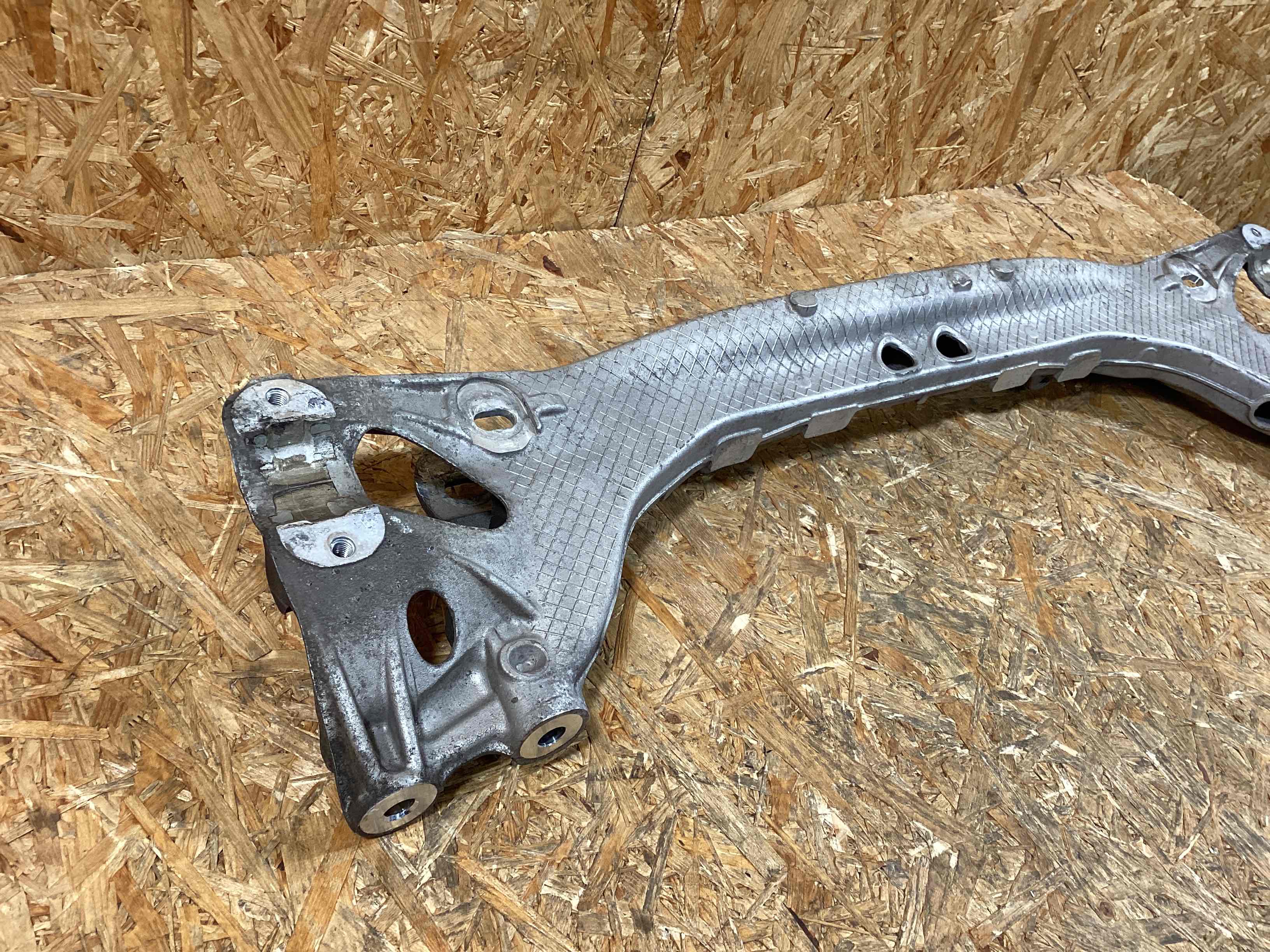 Балка подвески задняя Porsche 911 290126-106