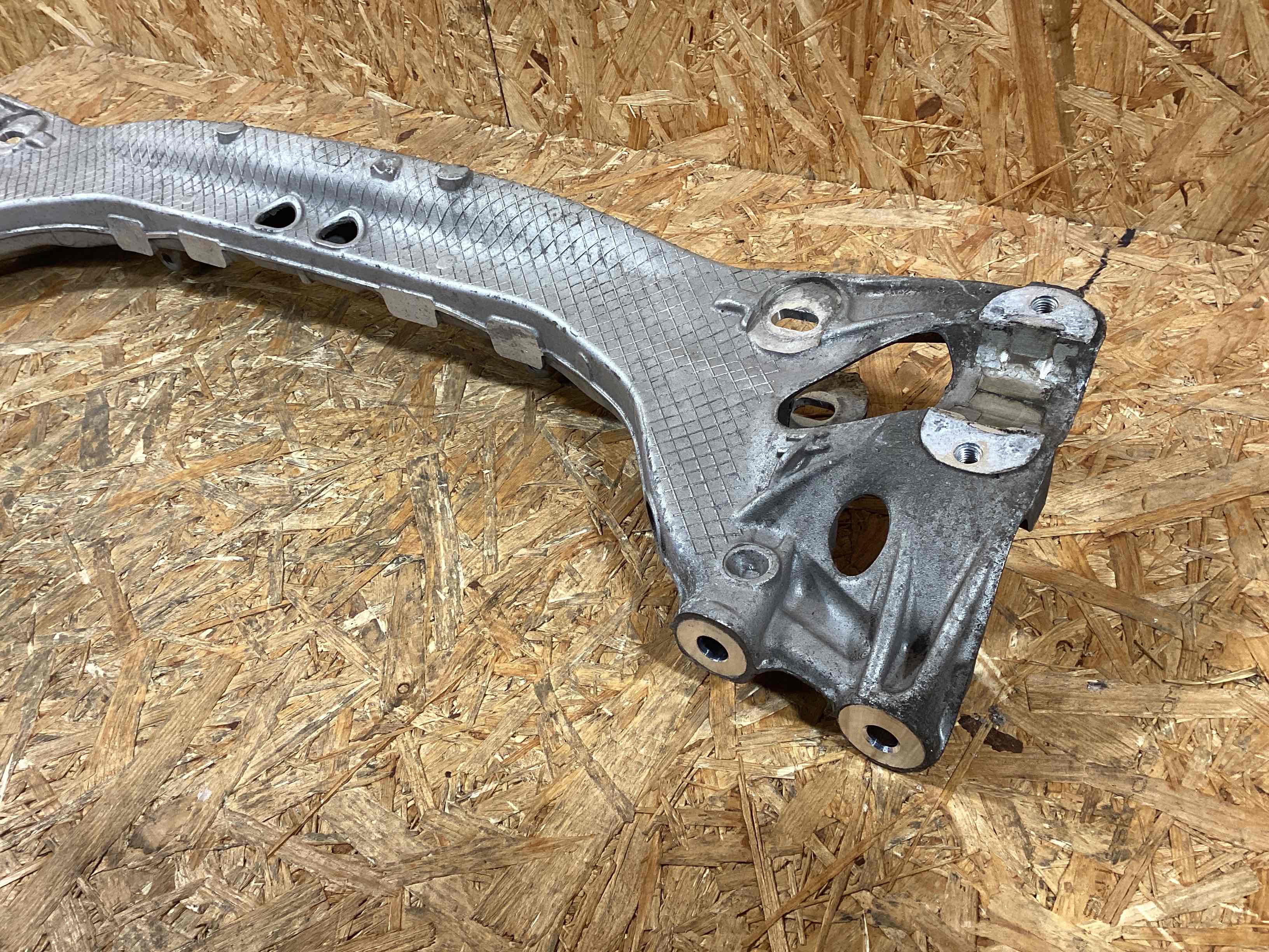 Балка подвески задняя Porsche 911 290126-106